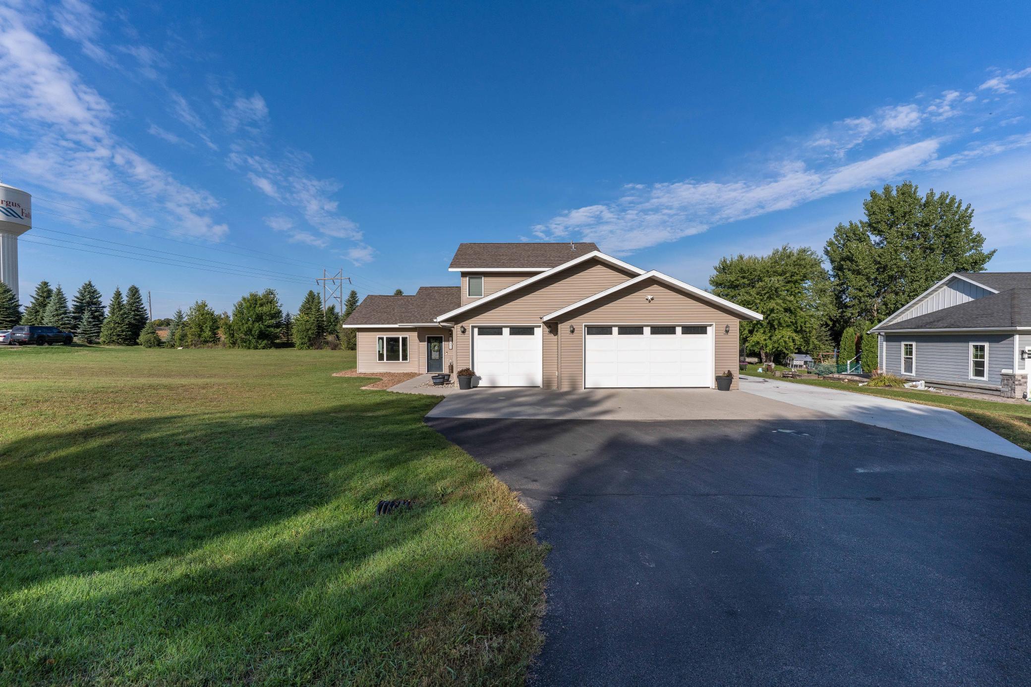 2019 single family home for sale at 2021 Tower View Road in Fergus Falls, MN — 4 bed, 3 bath (photo 3 of 62)