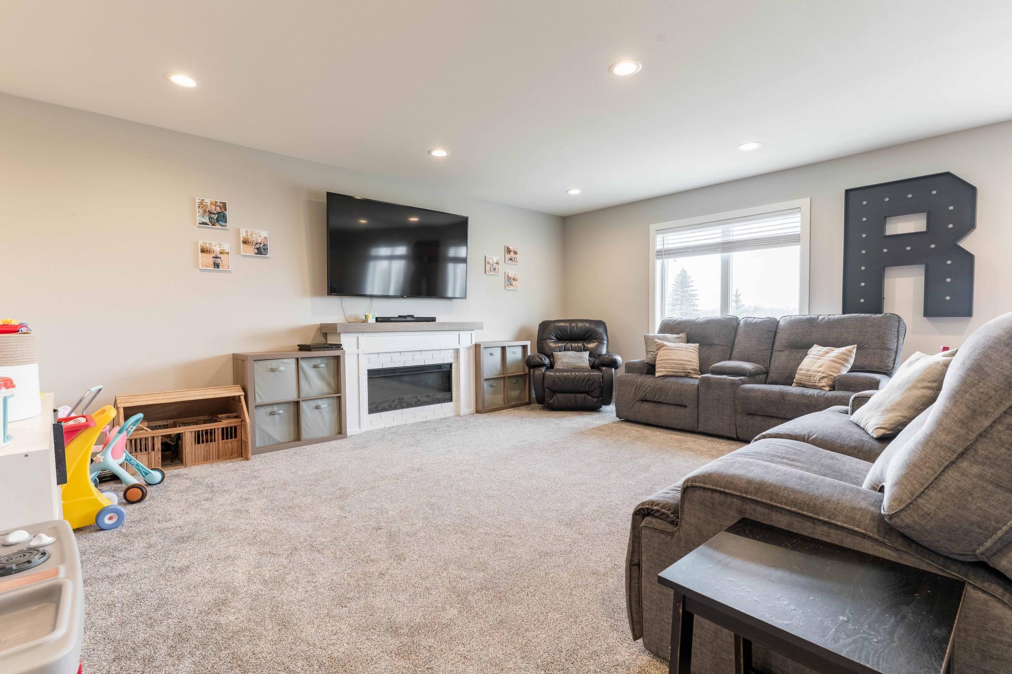2019 single family home for sale at 2021 Tower View Road in Fergus Falls, MN — 4 bed, 3 bath (photo 25 of 62)