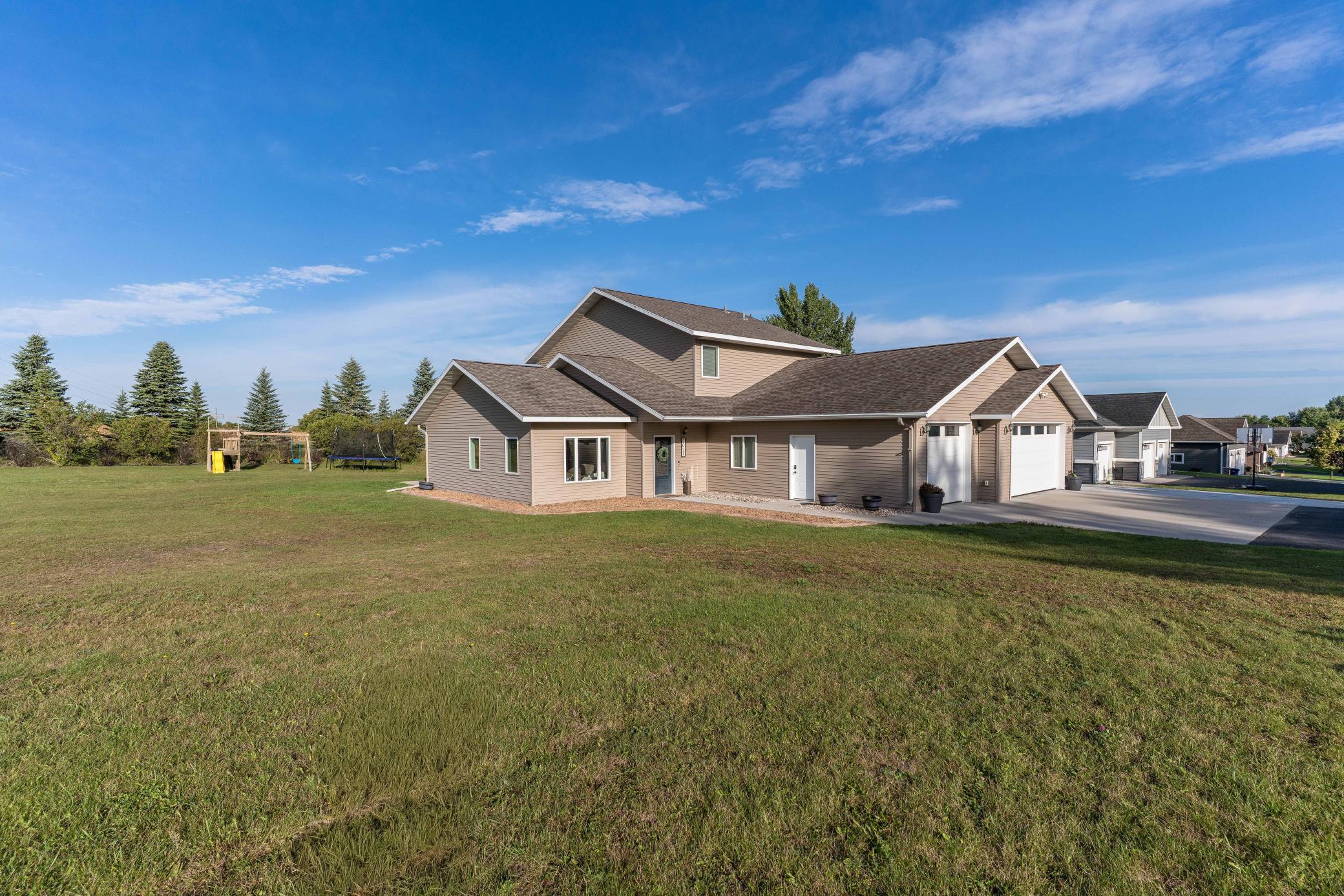 2019 single family home for sale at 2021 Tower View Road in Fergus Falls, MN — 4 bed, 3 bath (photo 44 of 62)