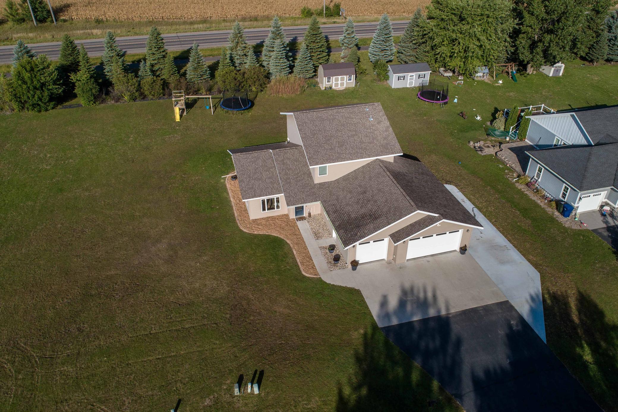 2019 single family home for sale at 2021 Tower View Road in Fergus Falls, MN — 4 bed, 3 bath (photo 53 of 62)