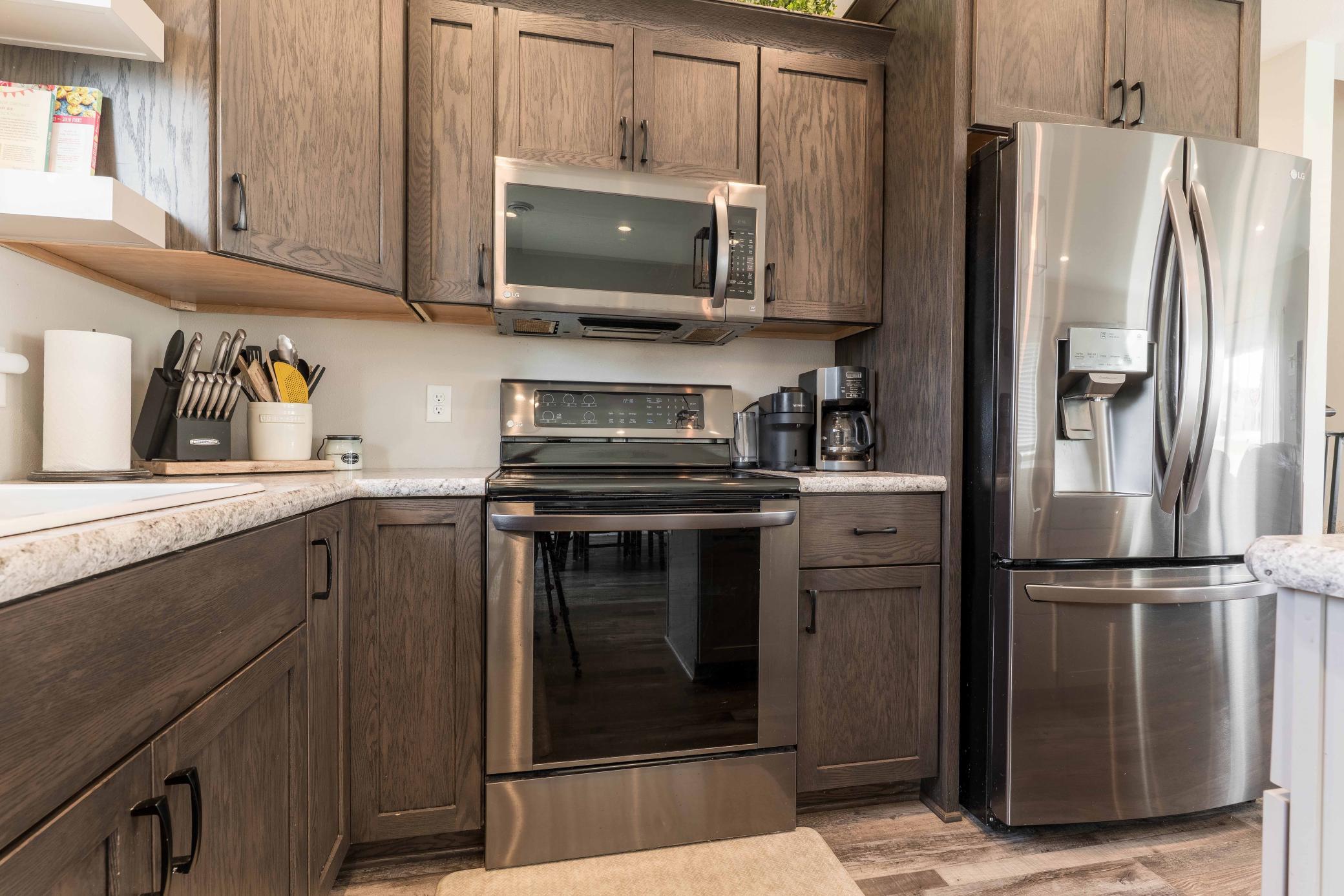 2019 single family home for sale at 2021 Tower View Road in Fergus Falls, MN — 4 bed, 3 bath (photo 9 of 62)