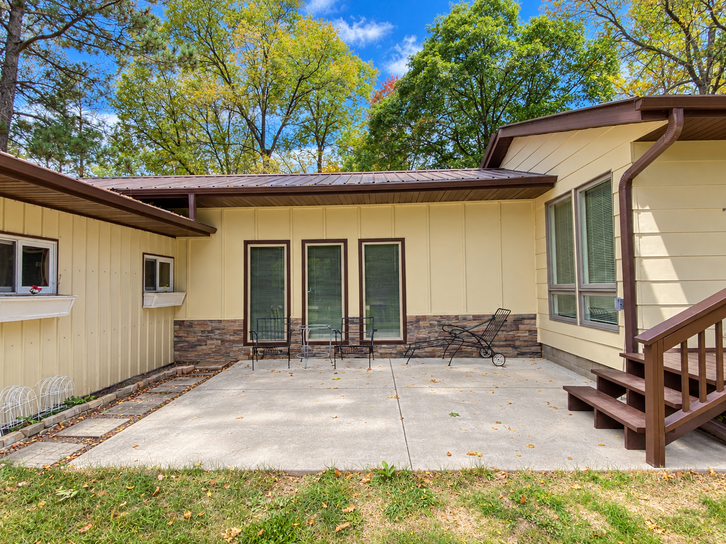 1997 single family home for sale at 22838 Glenhaven Drive in Nevis, MN — 3 bed, 3 bath (photo 2 of 38)