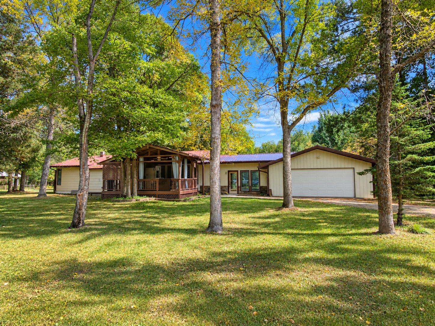 1997 single family home for sale at 22838 Glenhaven Drive in Nevis, MN — 3 bed, 3 bath (photo 5 of 38)