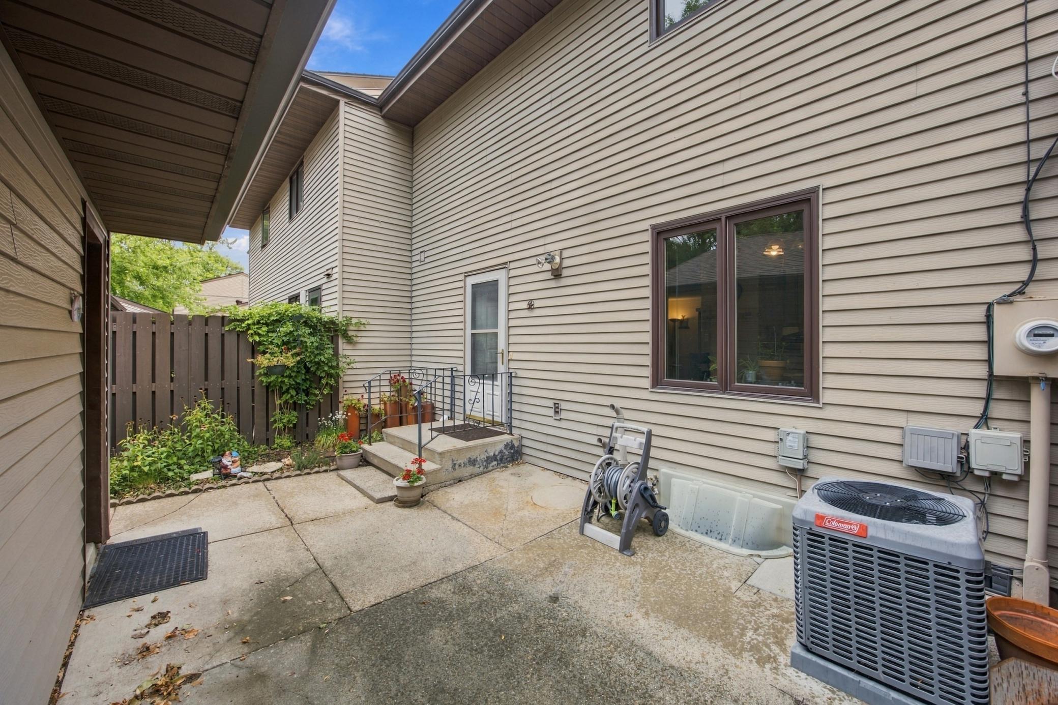 1973 townhouse for sale at 3232 2nd Street N in Fargo, ND — 3 bed, 3 bath (photo 2 of 27)