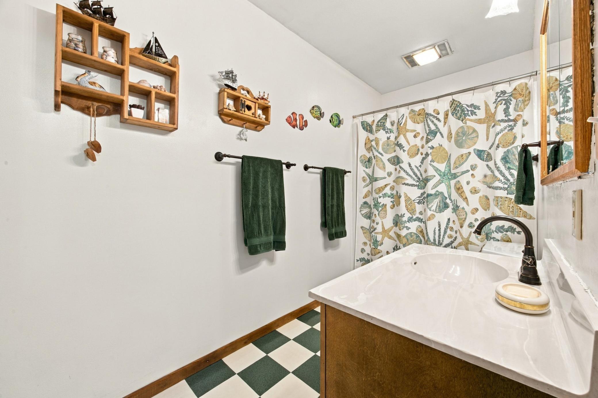 1973 townhouse for sale at 3232 2nd Street N in Fargo, ND — 3 bed, 3 bath (photo 19 of 27)
