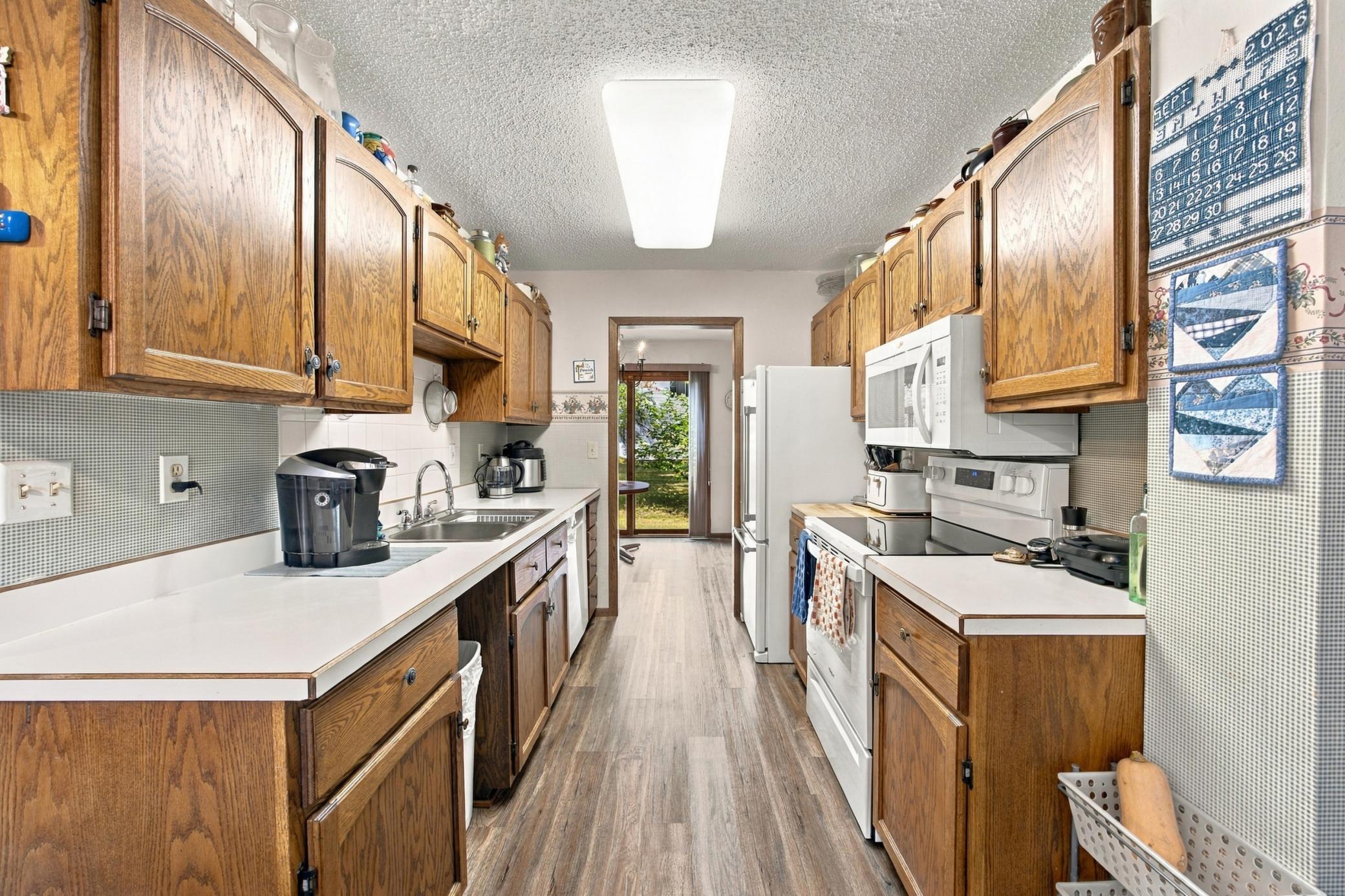 1973 townhouse for sale at 3232 2nd Street N in Fargo, ND — 3 bed, 3 bath (photo 5 of 27)