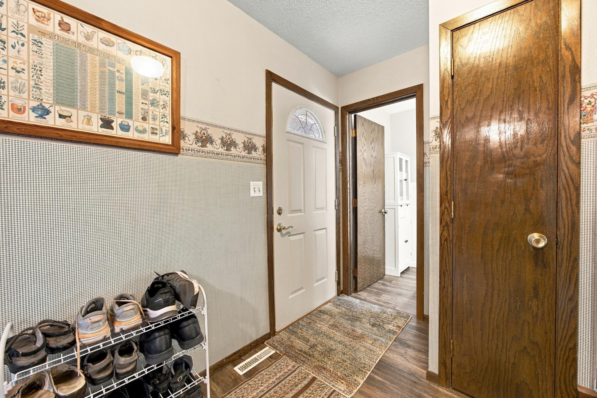 1973 townhouse for sale at 3232 2nd Street N in Fargo, ND — 3 bed, 3 bath (photo 10 of 27)