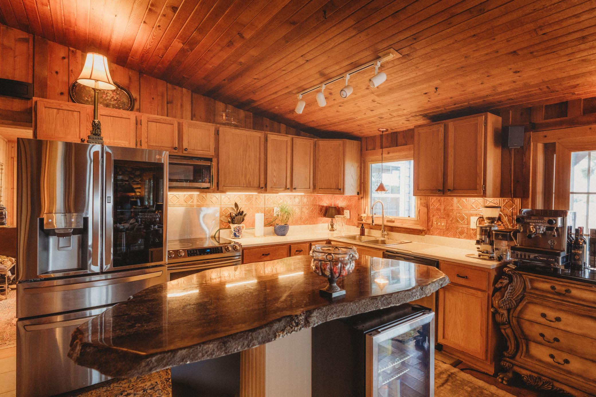 1958 single family home for sale at 2981 E Lakeside Road in Jamestown, ND — 3 bed, 2 bath (photo 14 of 69)