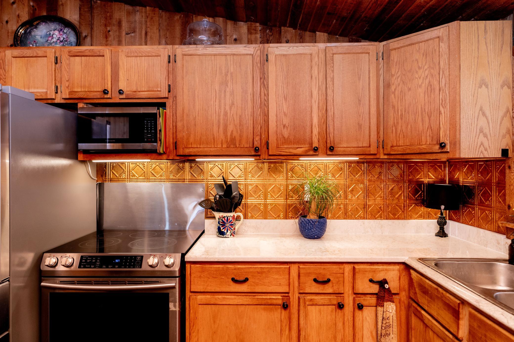1958 single family home for sale at 2981 E Lakeside Road in Jamestown, ND — 3 bed, 2 bath (photo 15 of 69)