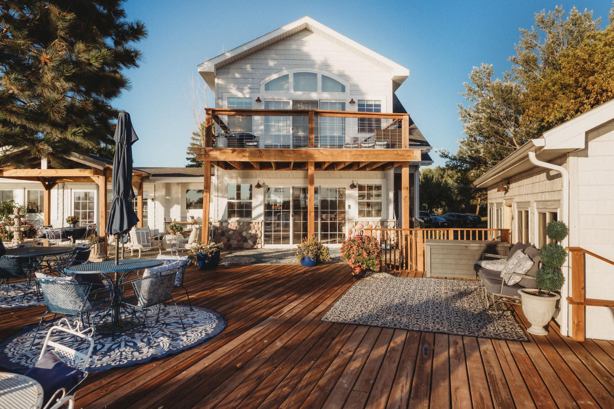 1958 single family home for sale at 2981 E Lakeside Road in Jamestown, ND — 3 bed, 2 bath (photo 3 of 69)