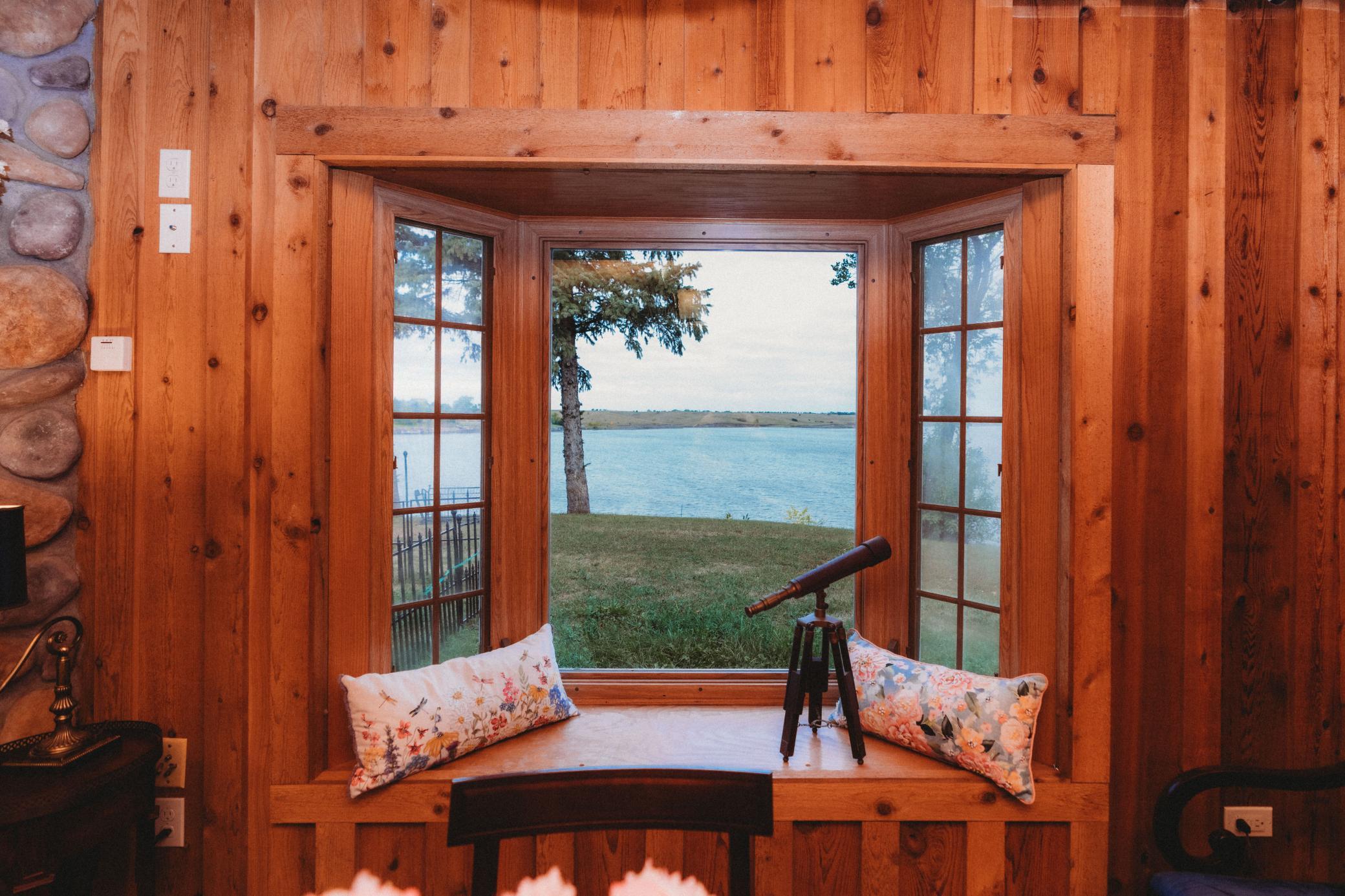 1958 single family home for sale at 2981 E Lakeside Road in Jamestown, ND — 3 bed, 2 bath (photo 23 of 69)