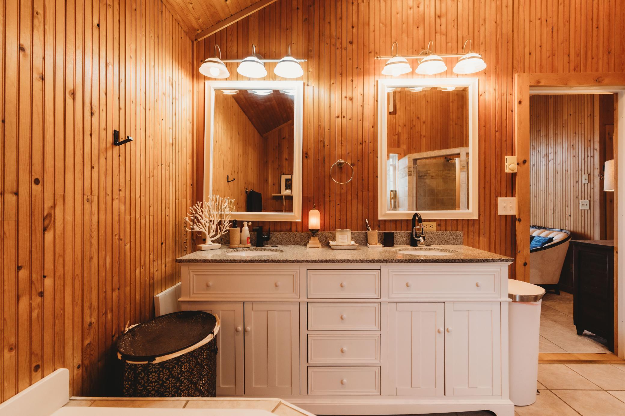1958 single family home for sale at 2981 E Lakeside Road in Jamestown, ND — 3 bed, 2 bath (photo 41 of 69)
