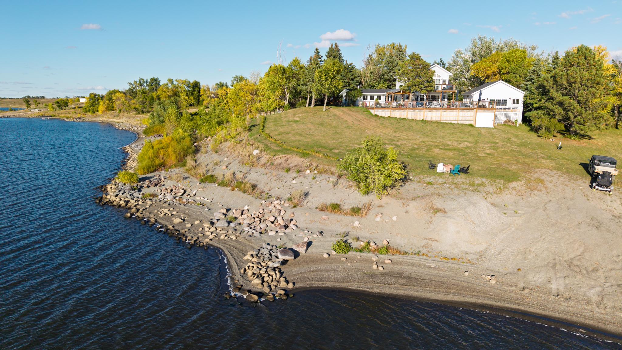 1958 single family home for sale at 2981 E Lakeside Road in Jamestown, ND — 3 bed, 2 bath (photo 63 of 69)