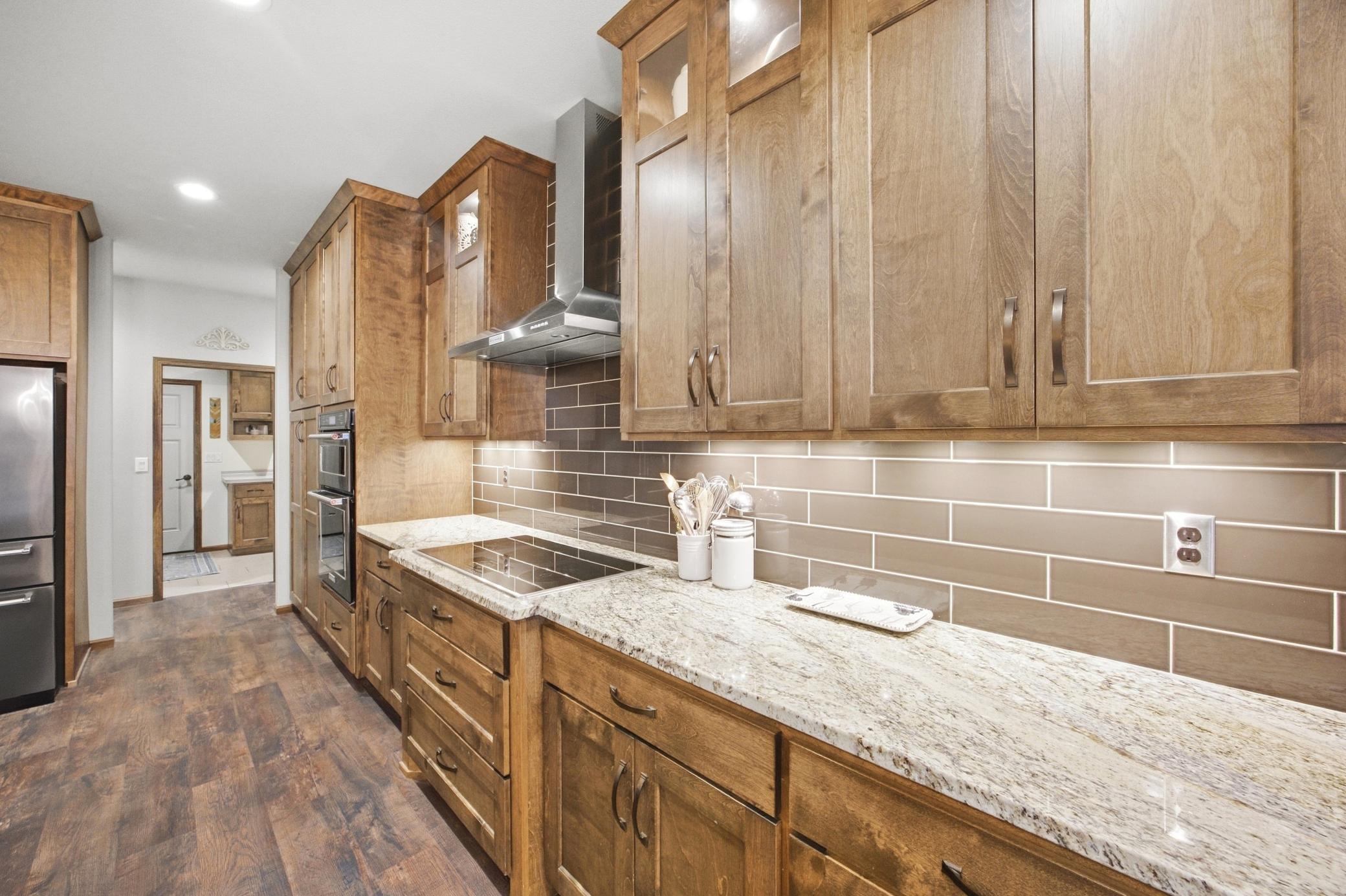 2015 single family home for sale at 7045 Golden Valley Parkway S in Fargo, ND — 6 bed, 3 bath (photo 13 of 67)