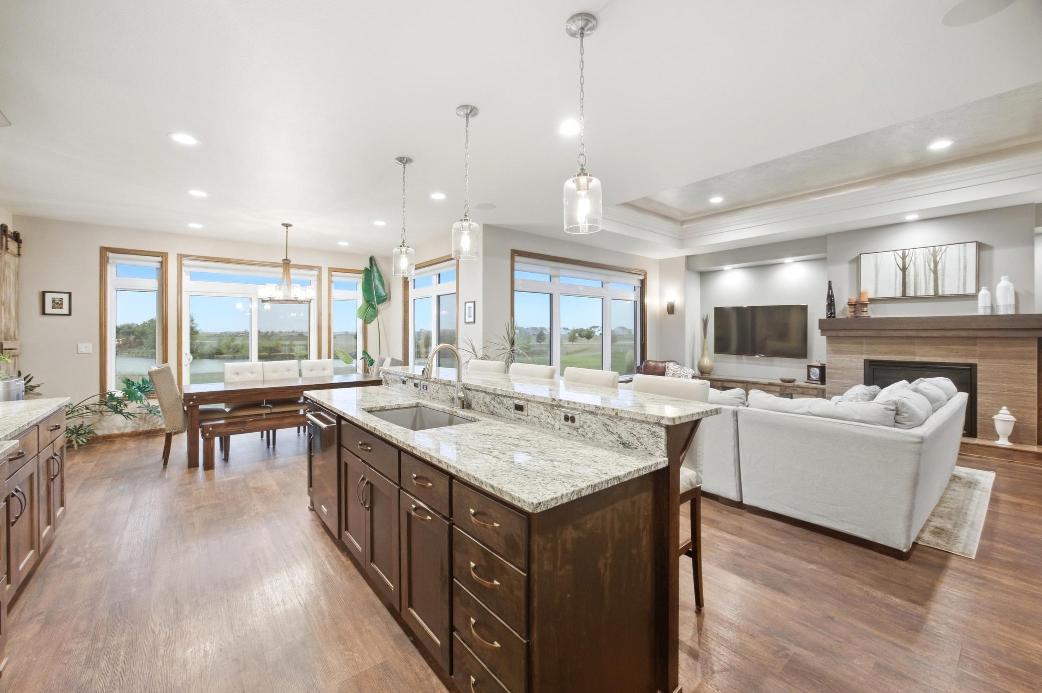 2015 single family home for sale at 7045 Golden Valley Parkway S in Fargo, ND — 6 bed, 3 bath (photo 15 of 67)