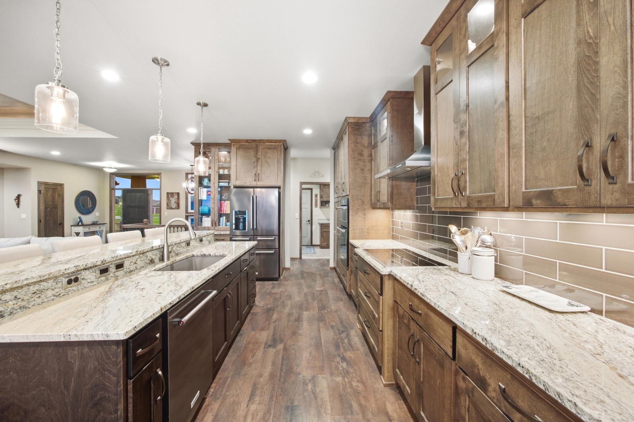 2015 single family home for sale at 7045 Golden Valley Parkway S in Fargo, ND — 6 bed, 3 bath (photo 16 of 67)