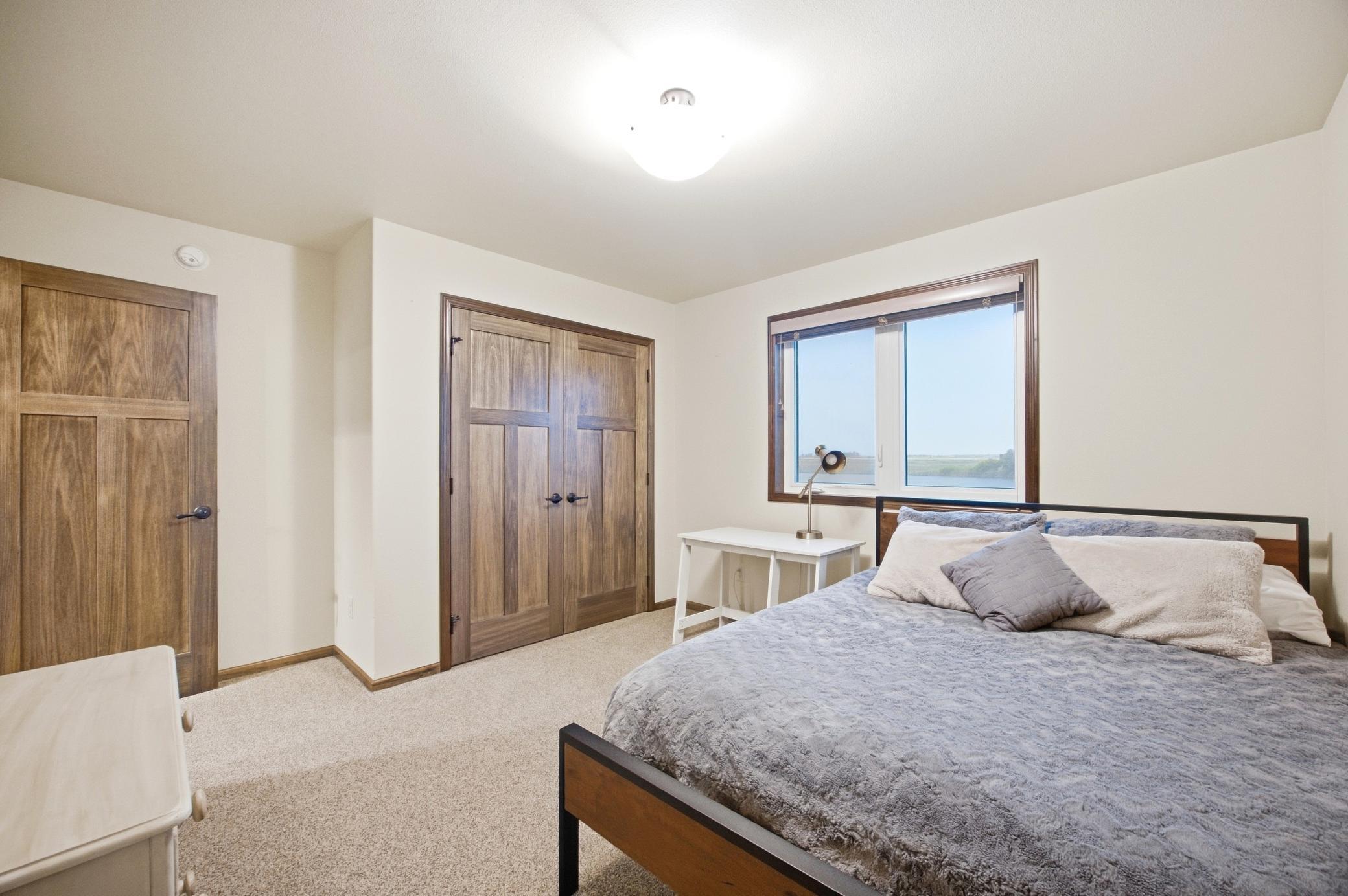 2015 single family home for sale at 7045 Golden Valley Parkway S in Fargo, ND — 6 bed, 3 bath (photo 24 of 67)