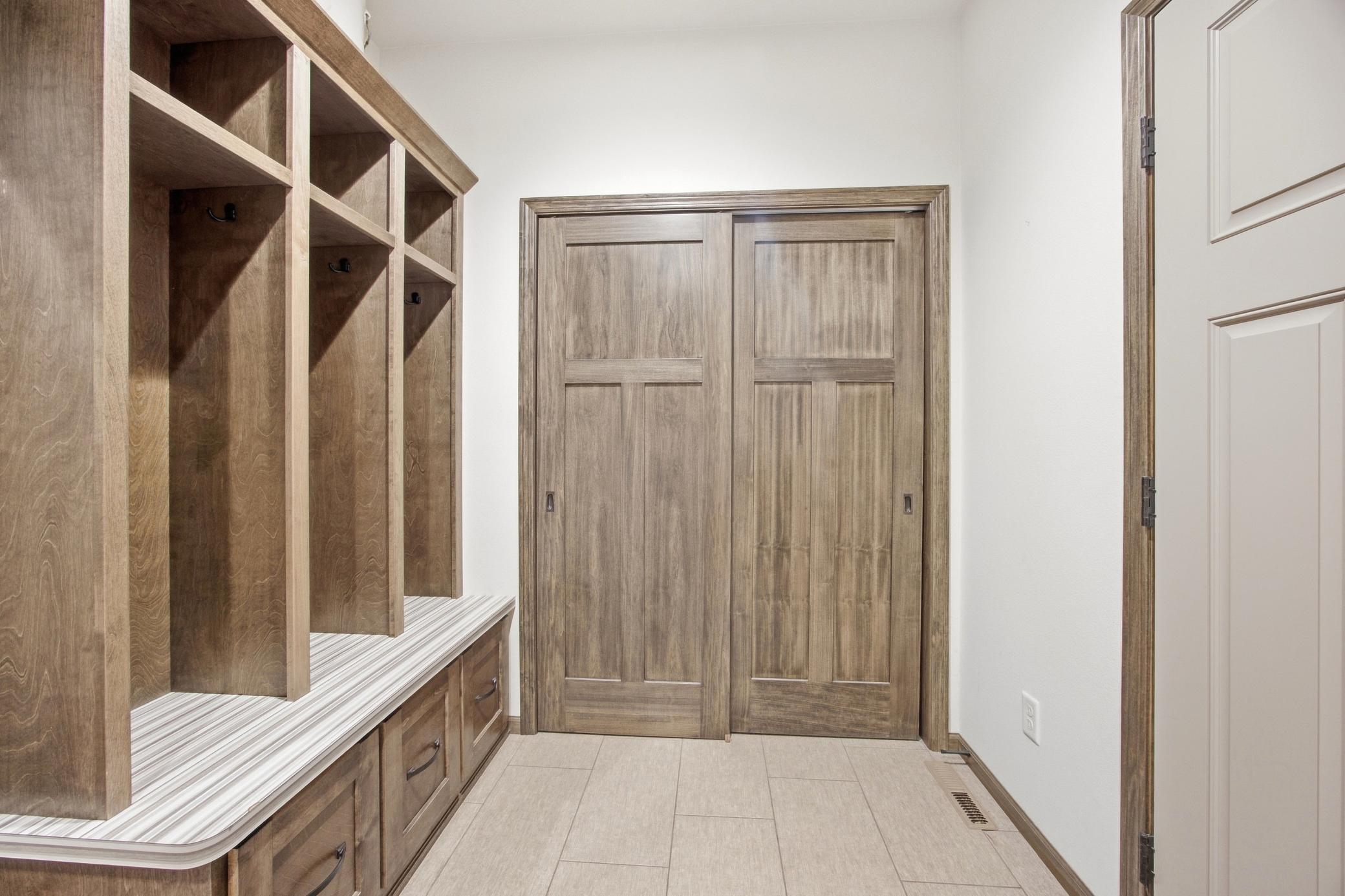 2015 single family home for sale at 7045 Golden Valley Parkway S in Fargo, ND — 6 bed, 3 bath (photo 28 of 67)