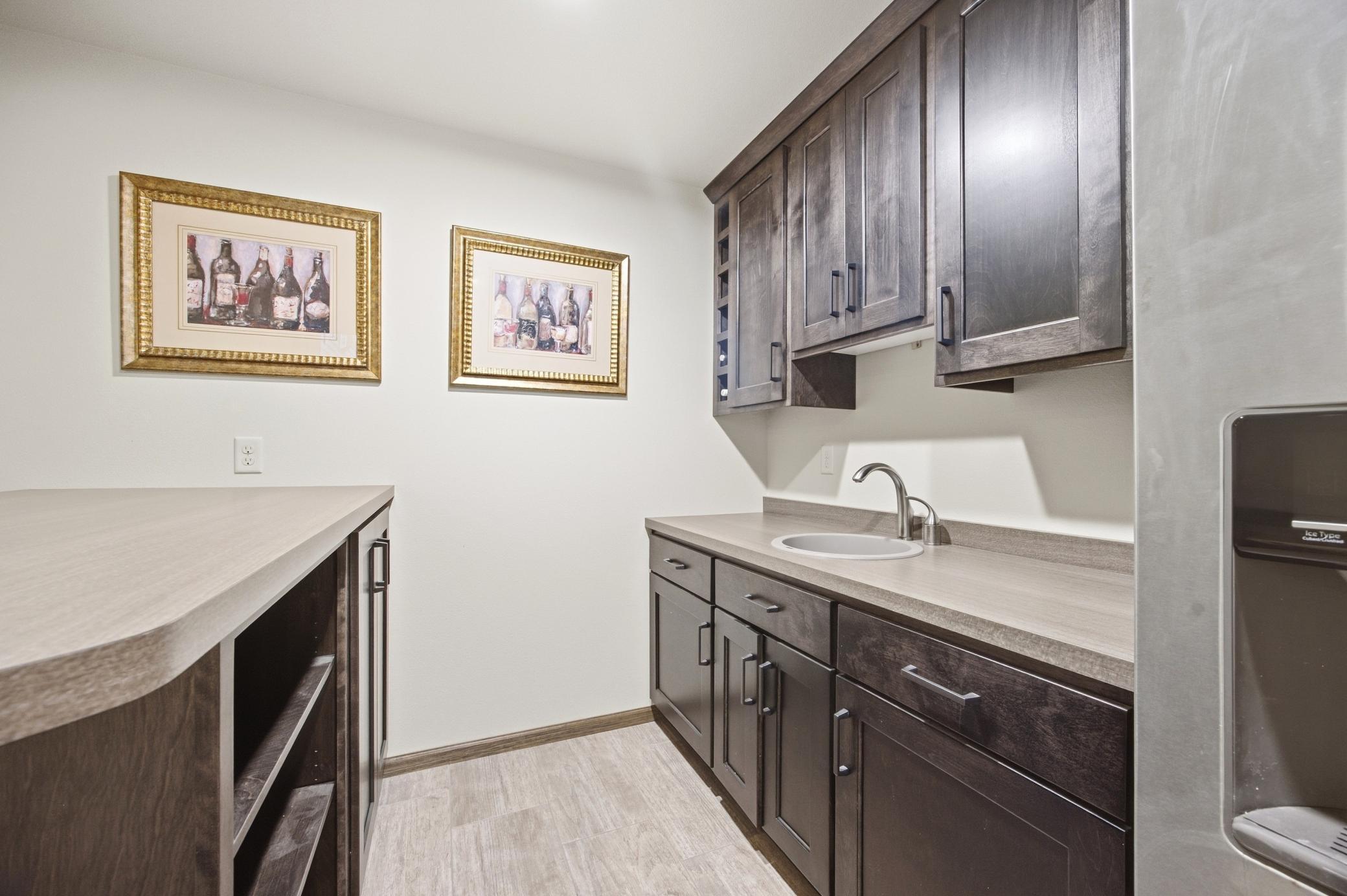 2015 single family home for sale at 7045 Golden Valley Parkway S in Fargo, ND — 6 bed, 3 bath (photo 41 of 67)