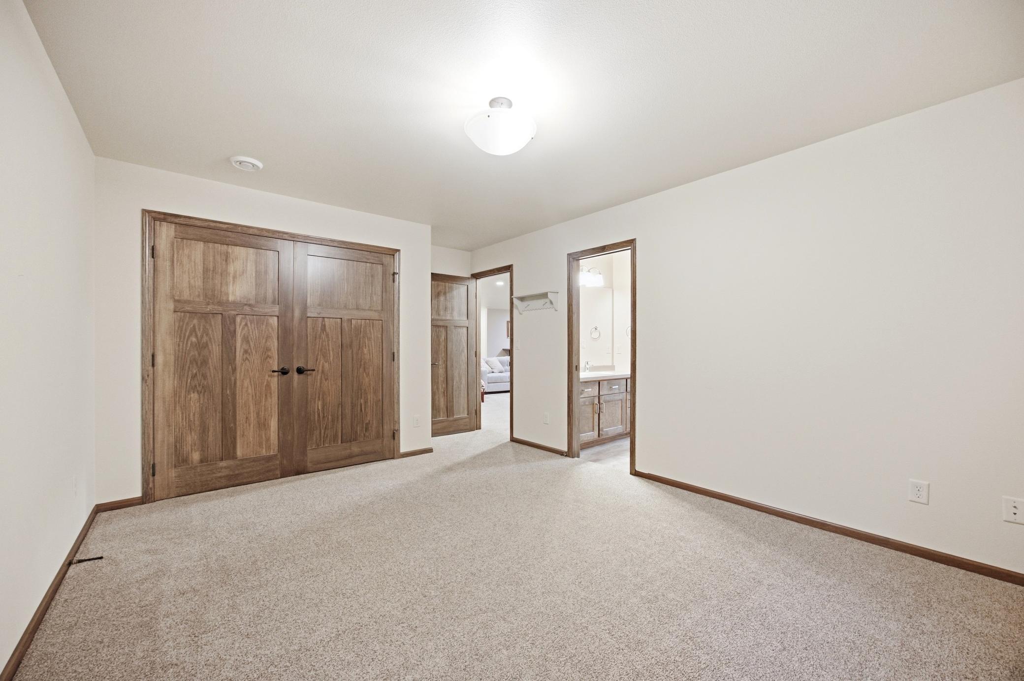 2015 single family home for sale at 7045 Golden Valley Parkway S in Fargo, ND — 6 bed, 3 bath (photo 49 of 67)