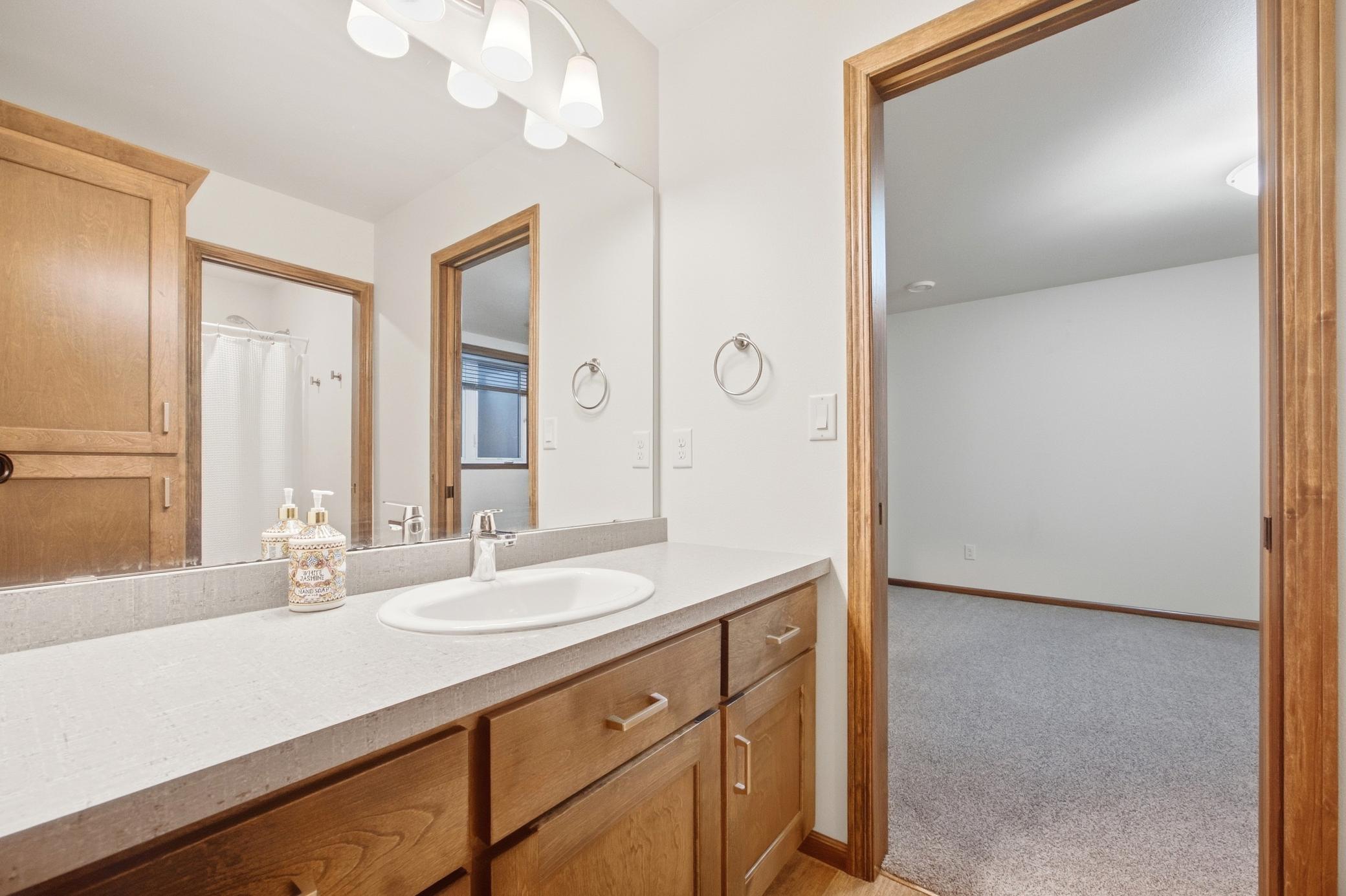 2015 single family home for sale at 7045 Golden Valley Parkway S in Fargo, ND — 6 bed, 3 bath (photo 50 of 67)