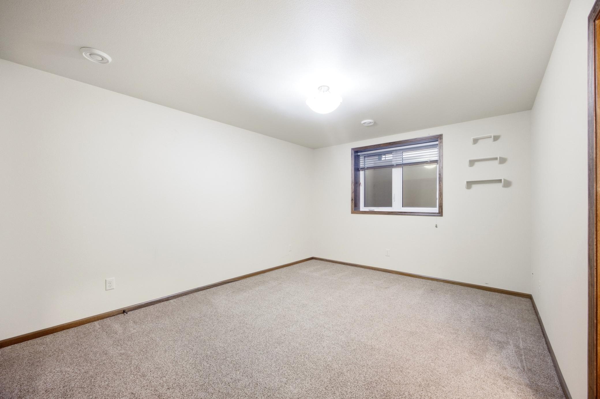 2015 single family home for sale at 7045 Golden Valley Parkway S in Fargo, ND — 6 bed, 3 bath (photo 52 of 67)