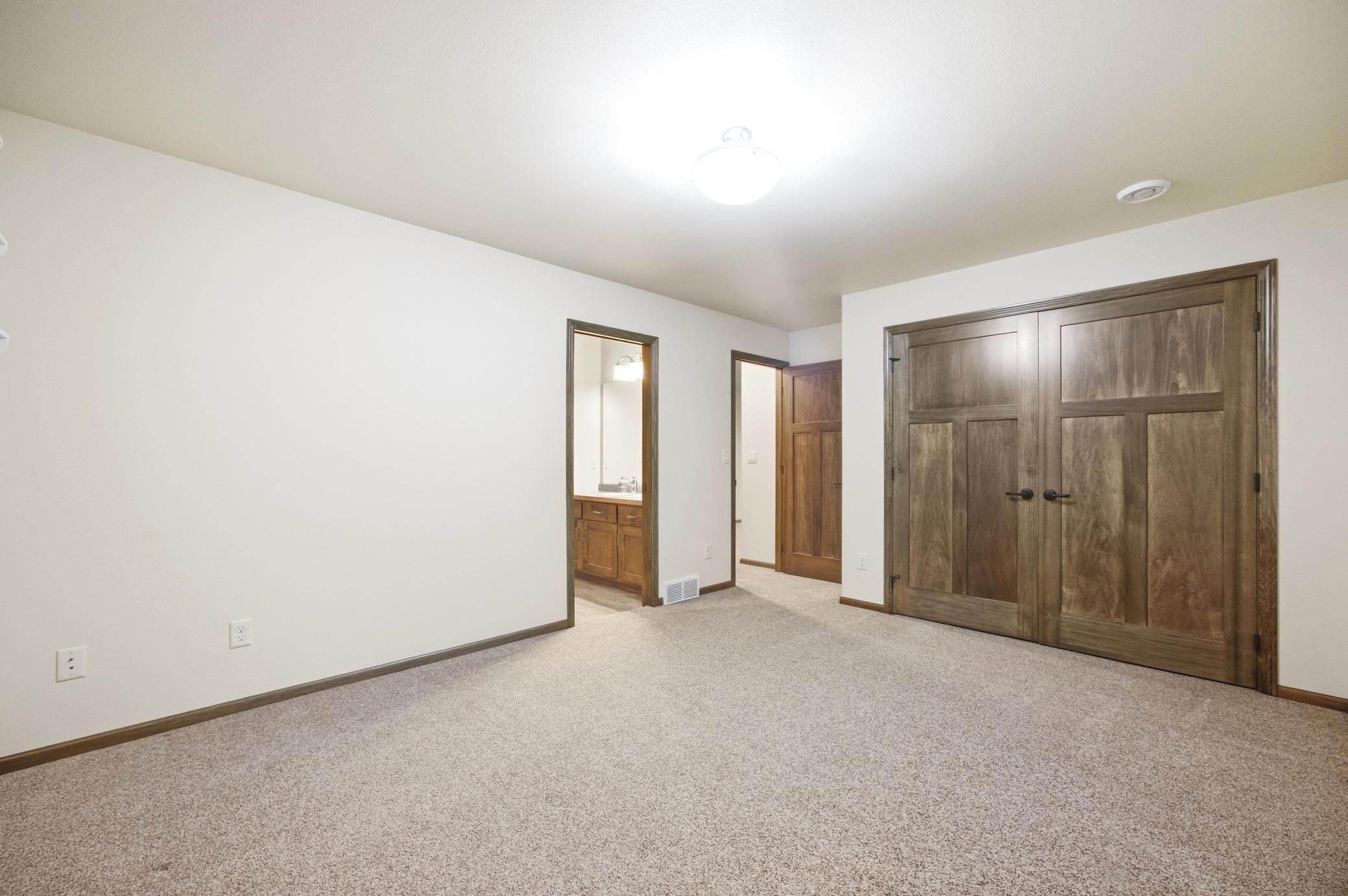 2015 single family home for sale at 7045 Golden Valley Parkway S in Fargo, ND — 6 bed, 3 bath (photo 53 of 67)