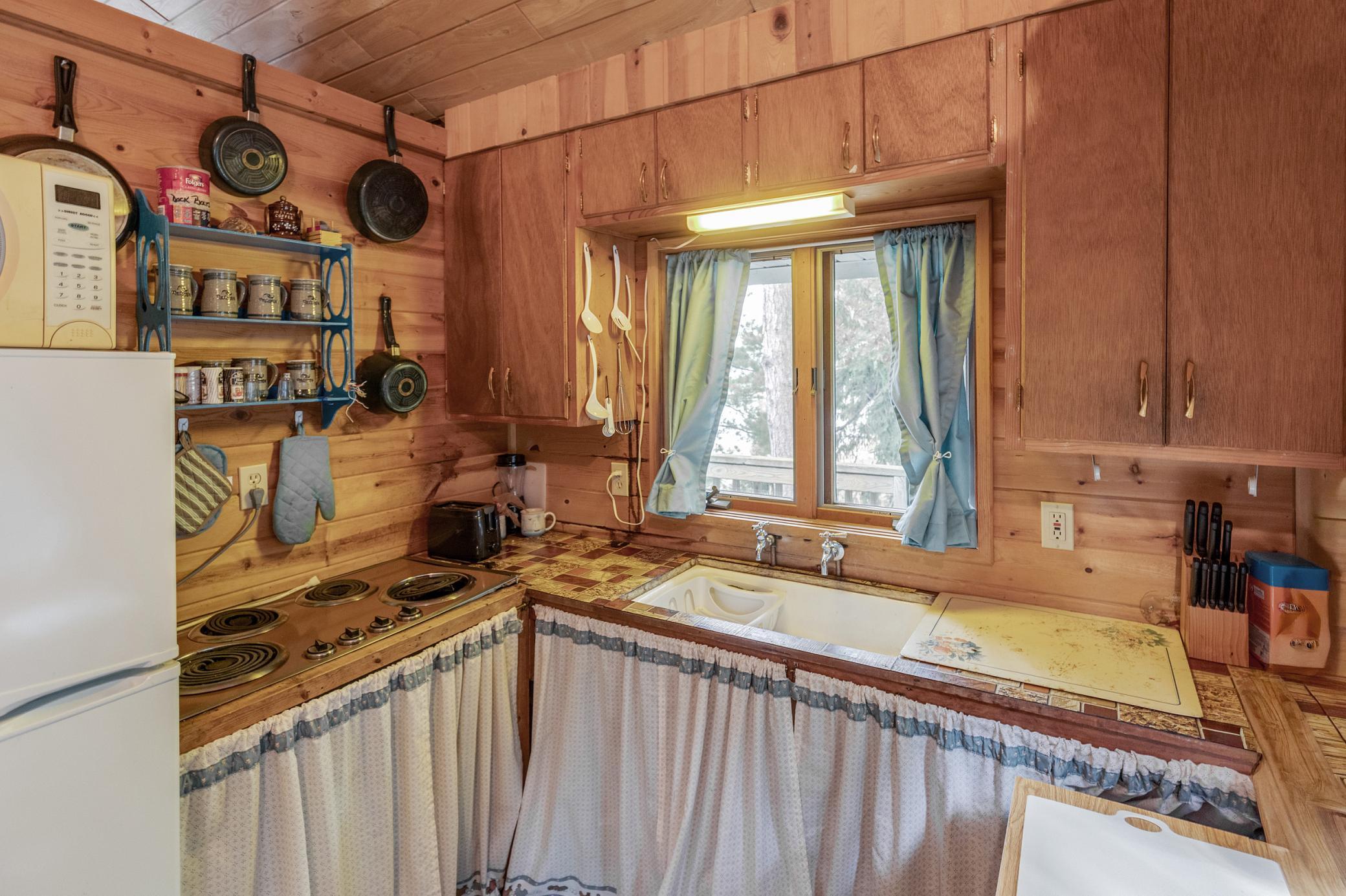 1960 single family home for sale at 4444 Mission Road in Nisswa, MN — 1 bed, 2 bath (photo 12 of 31)