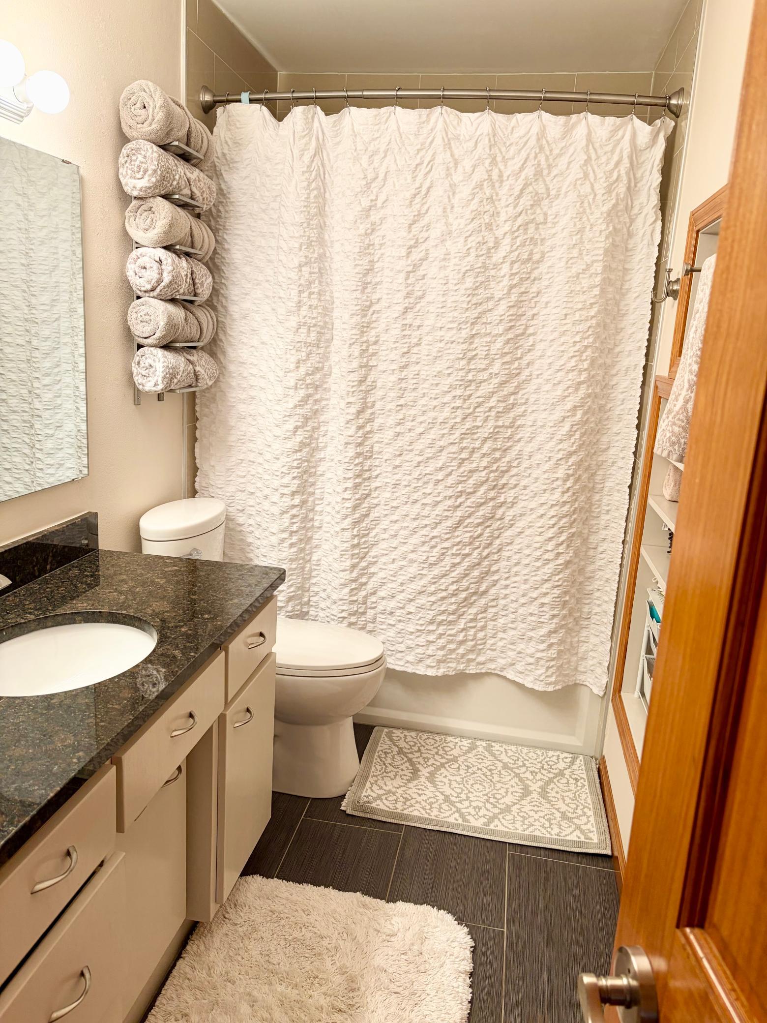 1977 single family home for sale at 1825 Prairie Lane S in Fargo, ND — 4 bed, 3 bath (photo 12 of 32)