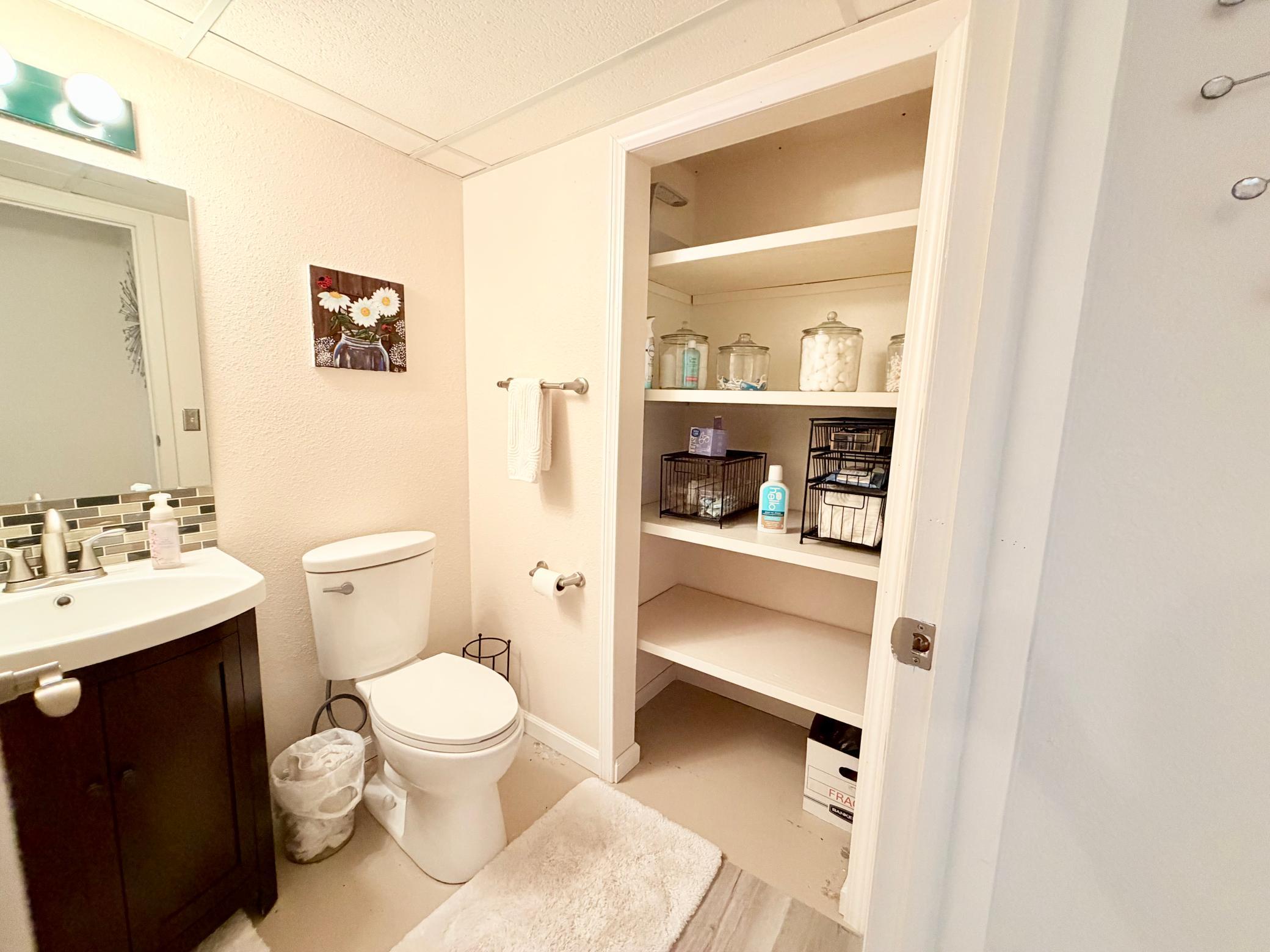 1977 single family home for sale at 1825 Prairie Lane S in Fargo, ND — 4 bed, 3 bath (photo 13 of 32)