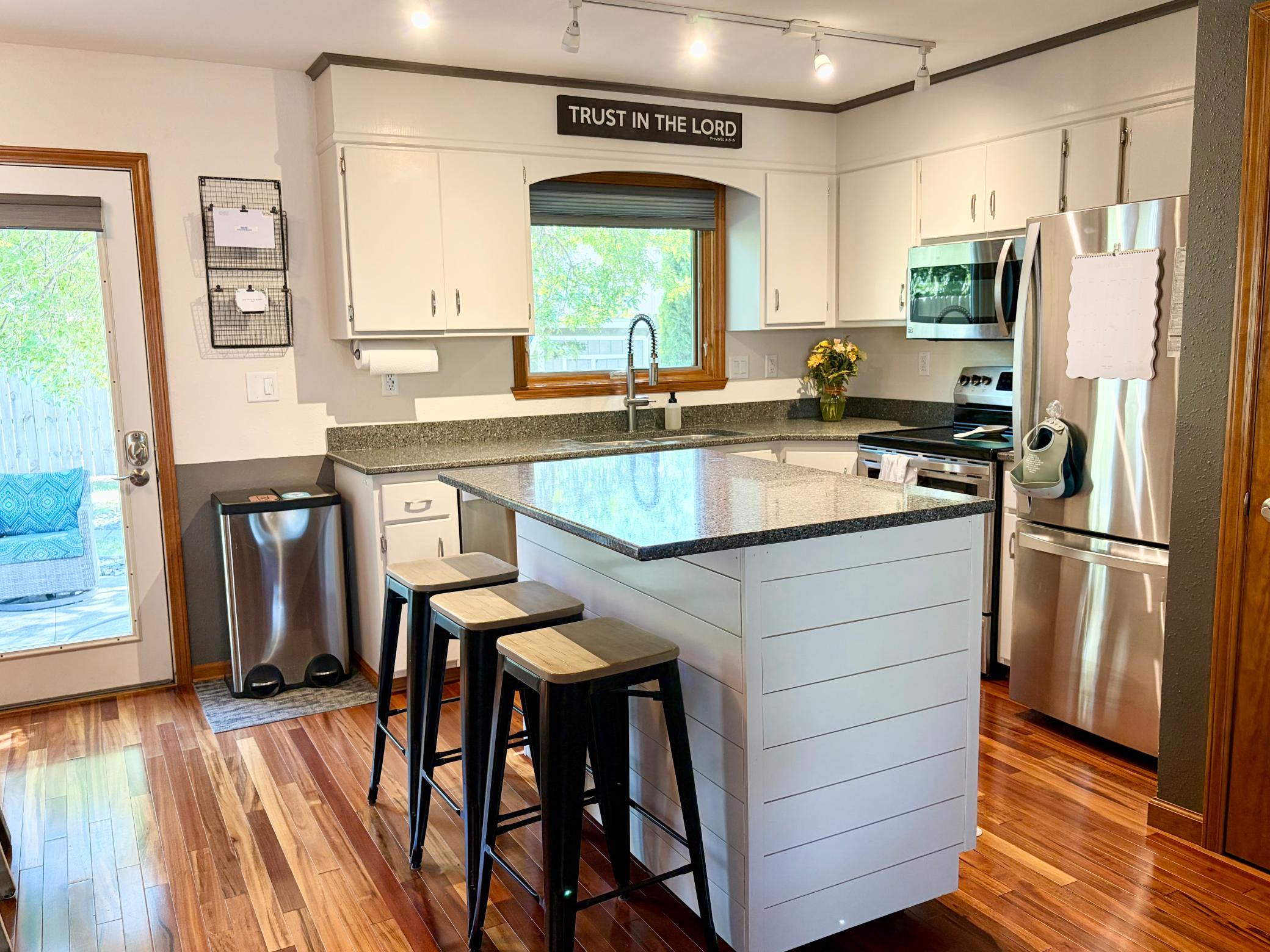 1977 single family home for sale at 1825 Prairie Lane S in Fargo, ND — 4 bed, 3 bath (photo 25 of 32)