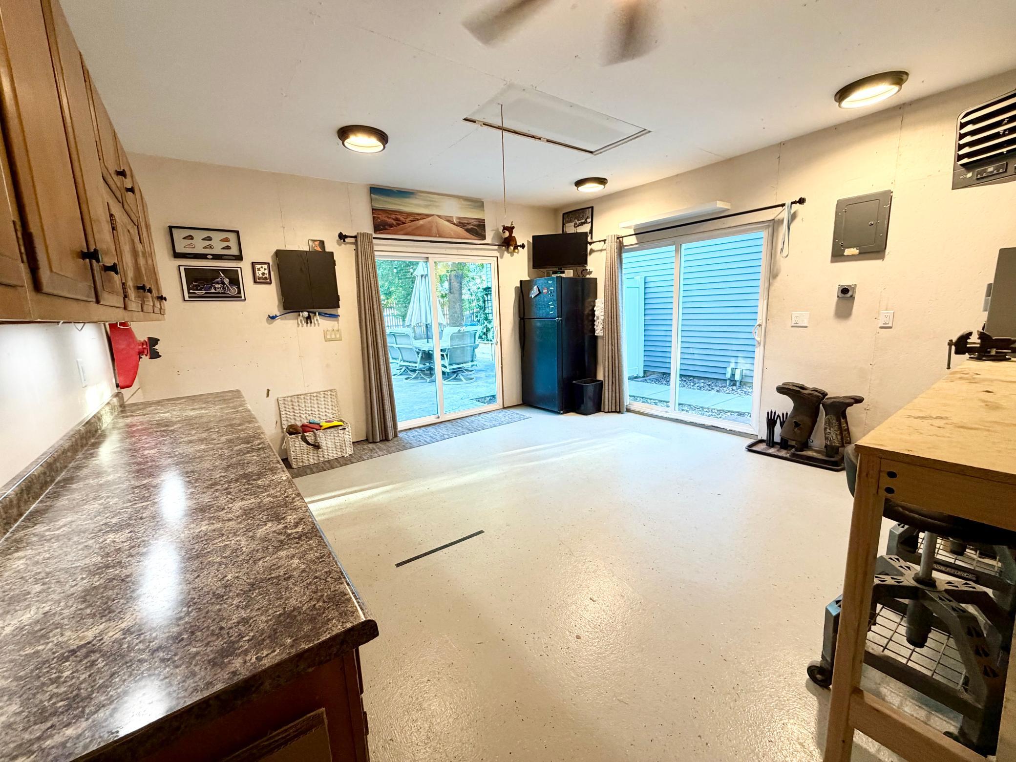 1977 single family home for sale at 1825 Prairie Lane S in Fargo, ND — 4 bed, 3 bath (photo 29 of 32)