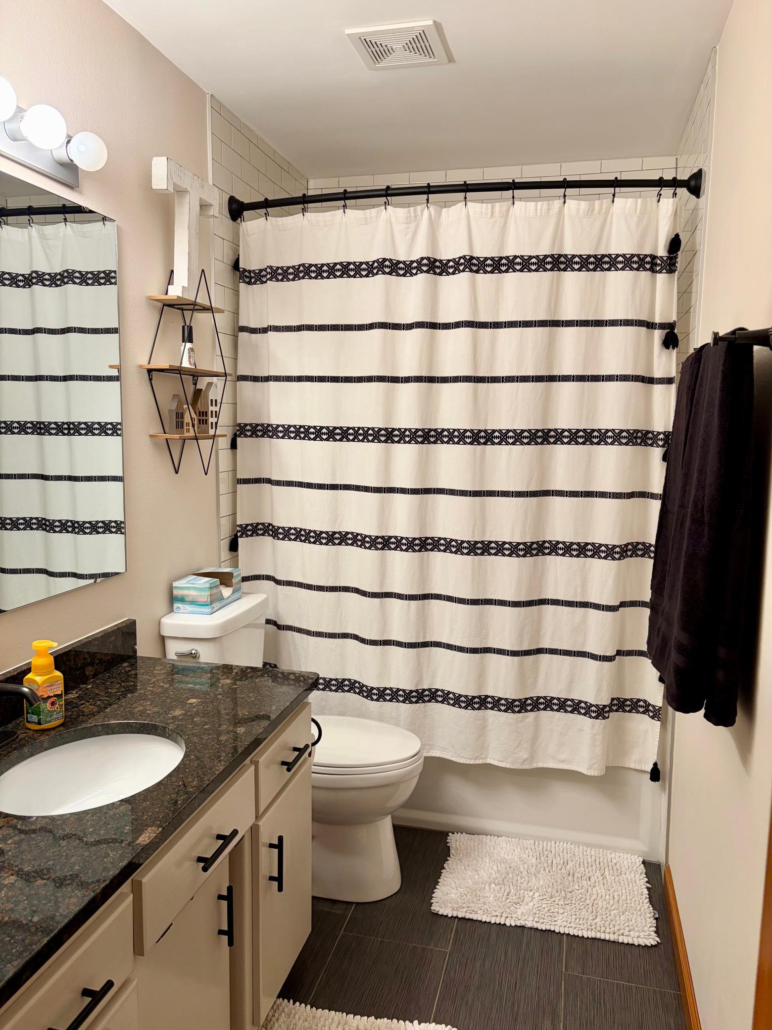 1977 single family home for sale at 1825 Prairie Lane S in Fargo, ND — 4 bed, 3 bath (photo 7 of 32)