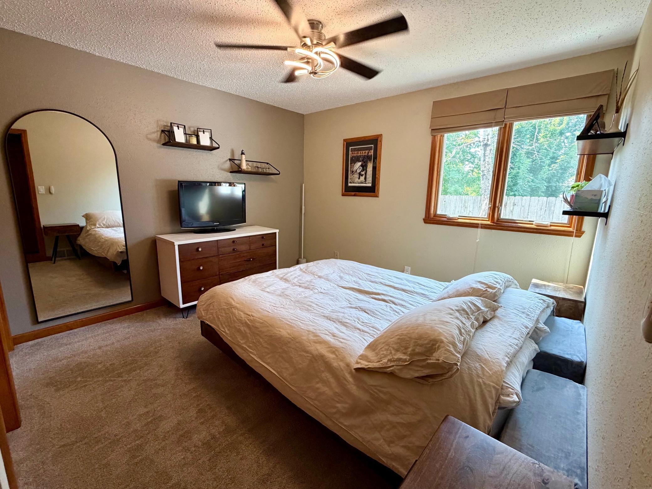 1977 single family home for sale at 1825 Prairie Lane S in Fargo, ND — 4 bed, 3 bath (photo 10 of 32)