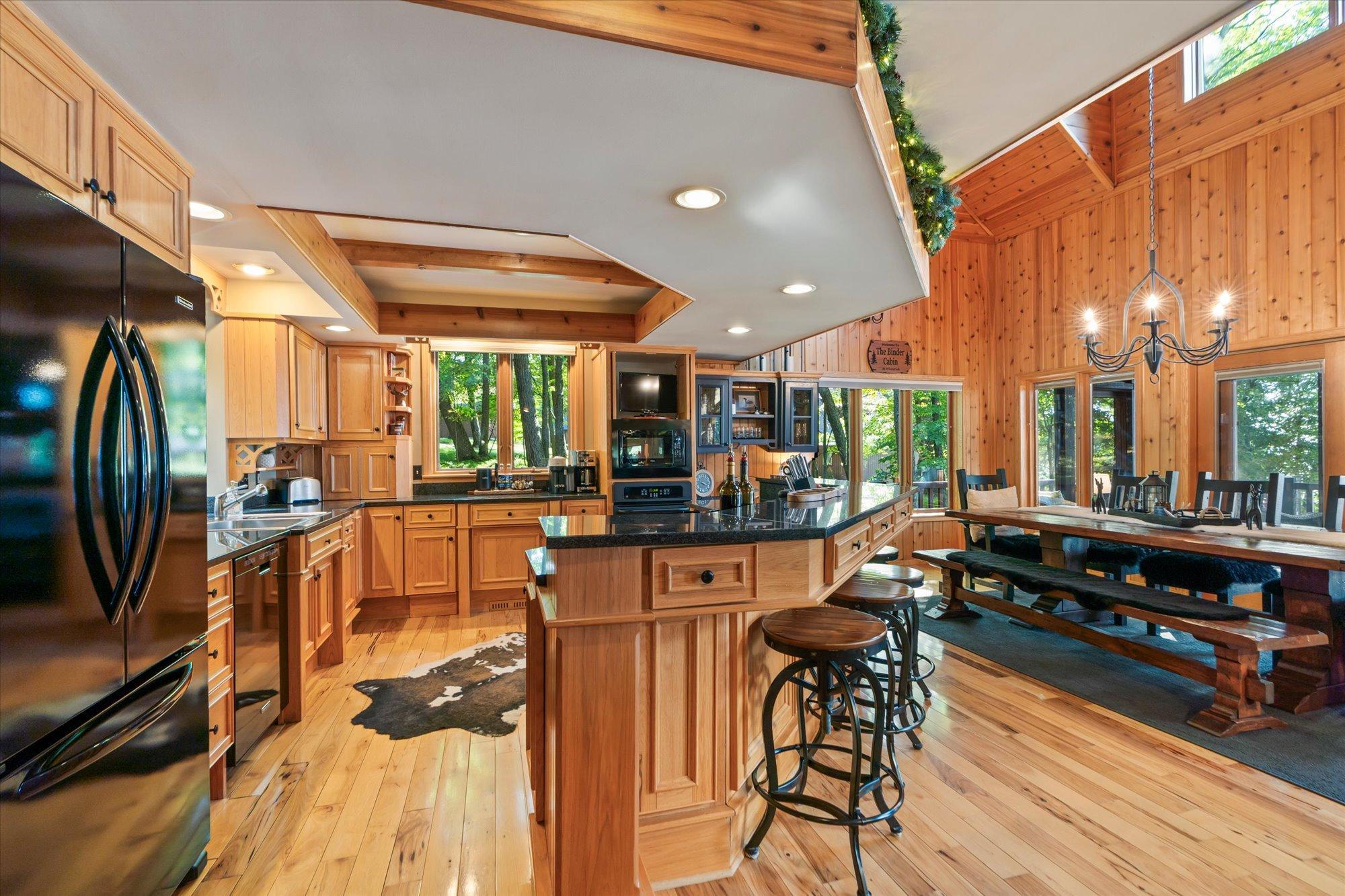 1989 single family home for sale at 12462 Anchor Point Road in Crosslake, MN — 4 bed, 4 bath (photo 24 of 61)