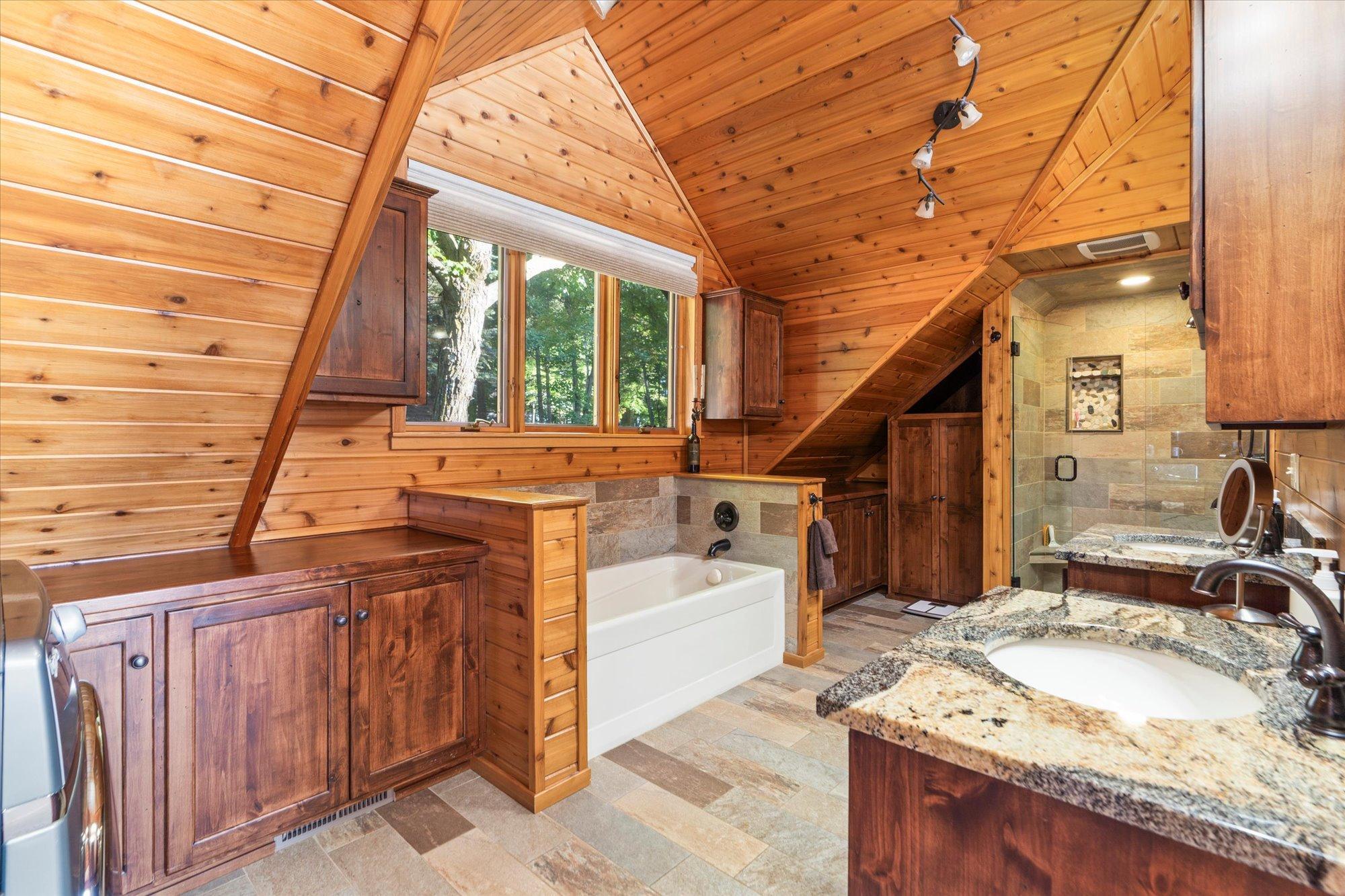 1989 single family home for sale at 12462 Anchor Point Road in Crosslake, MN — 4 bed, 4 bath (photo 42 of 61)