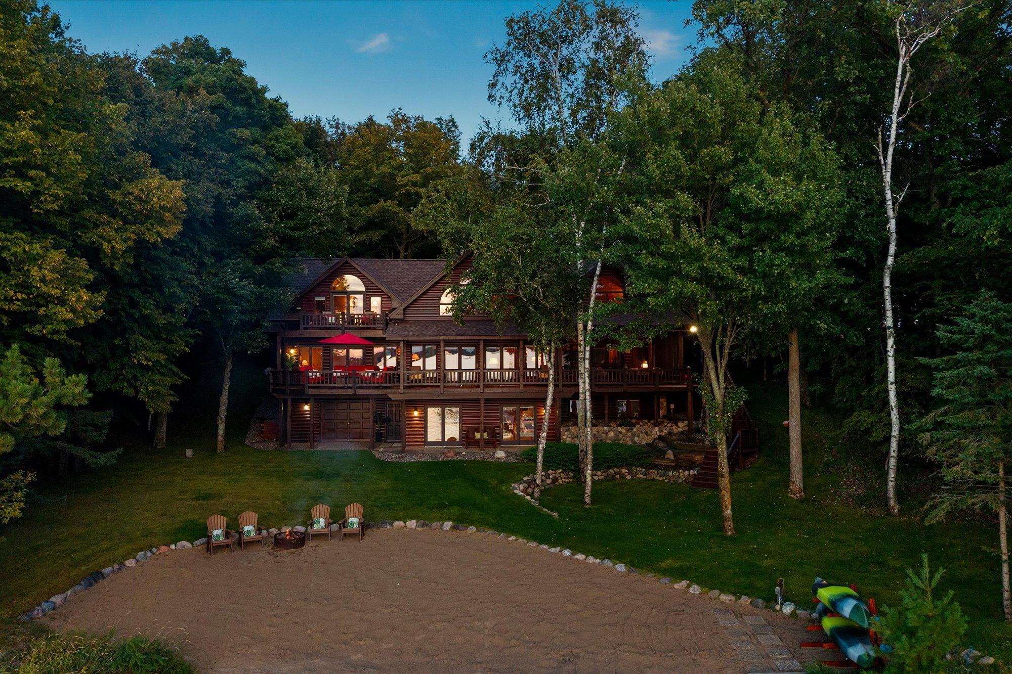 1989 single family home for sale at 12462 Anchor Point Road in Crosslake, MN — 4 bed, 4 bath (photo 6 of 61)