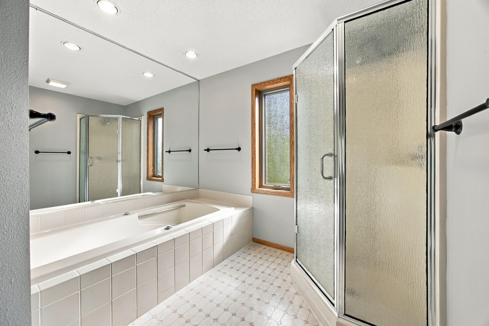 1987 single family home for sale at 2802 28th Avenue S in Fargo, ND — 3 bed, 3 bath (photo 22 of 29)