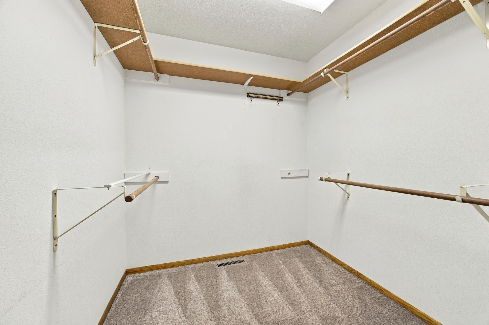 1987 single family home for sale at 2802 28th Avenue S in Fargo, ND — 3 bed, 3 bath (photo 23 of 29)