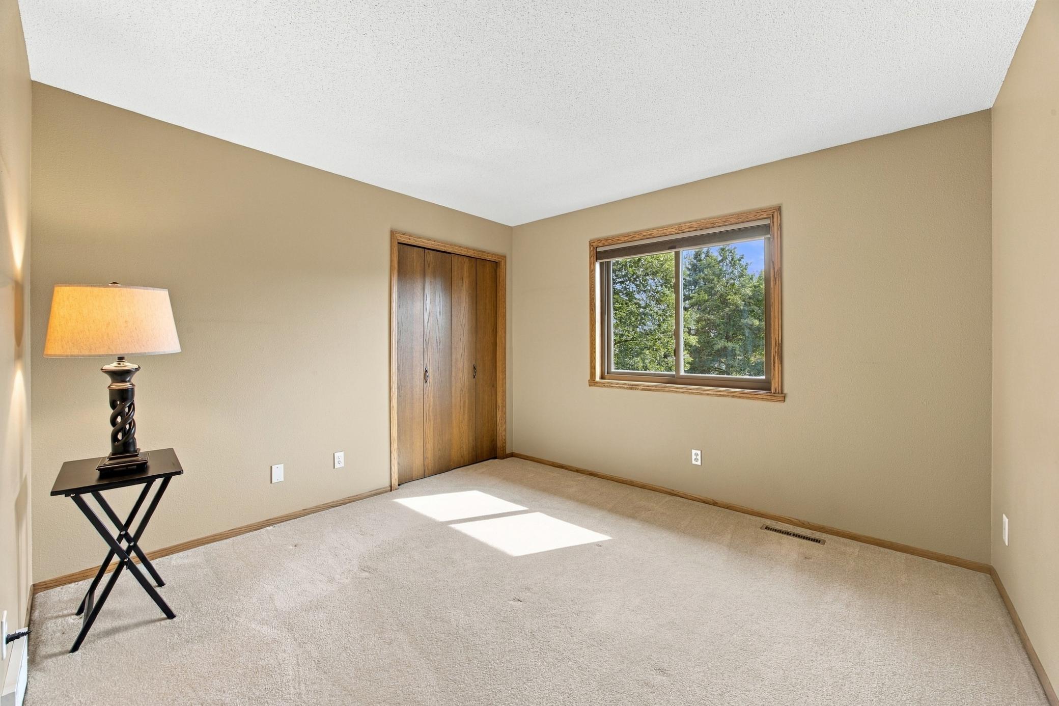 1987 single family home for sale at 2802 28th Avenue S in Fargo, ND — 3 bed, 3 bath (photo 25 of 29)