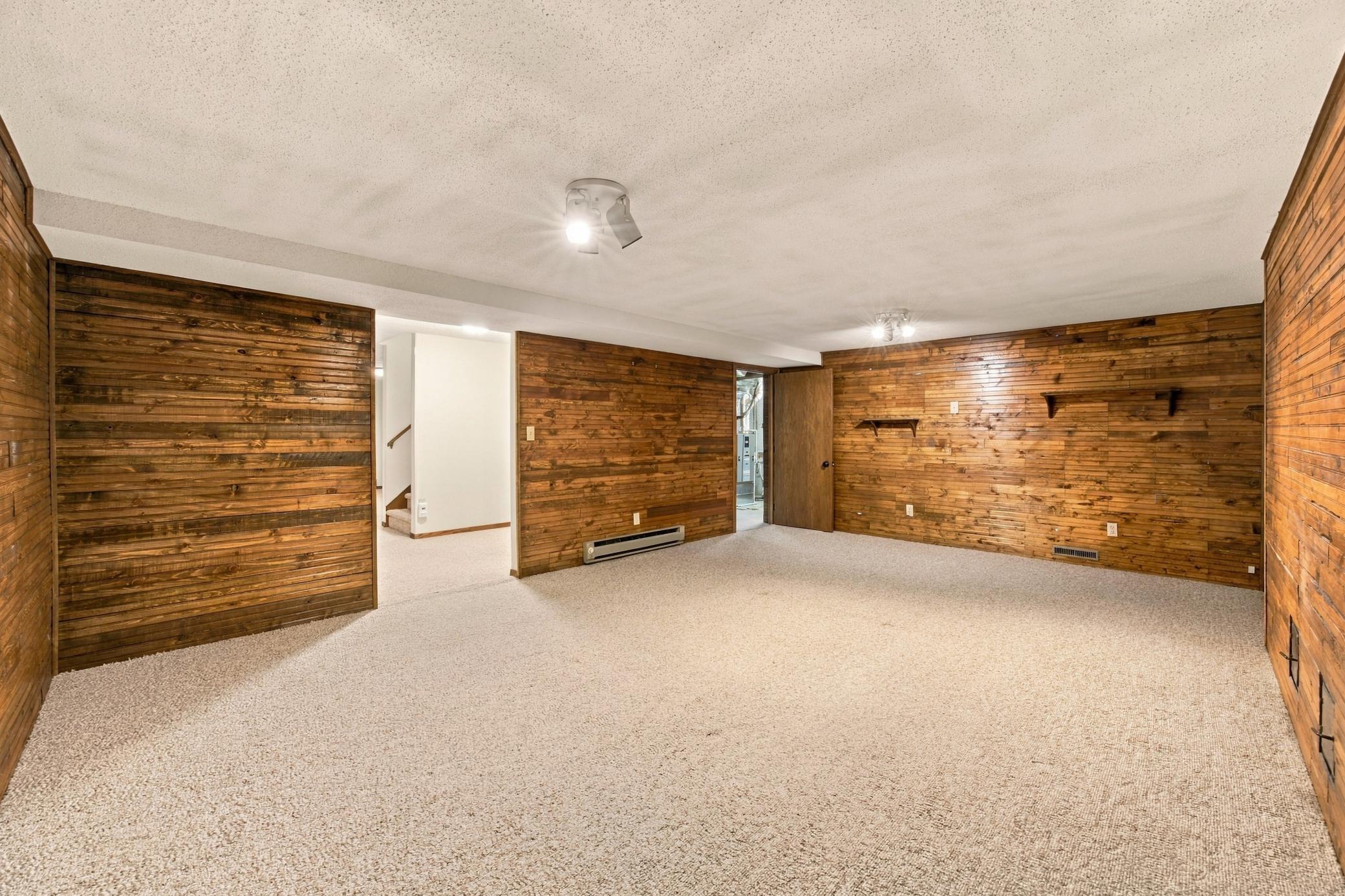 1987 single family home for sale at 2802 28th Avenue S in Fargo, ND — 3 bed, 3 bath (photo 27 of 29)