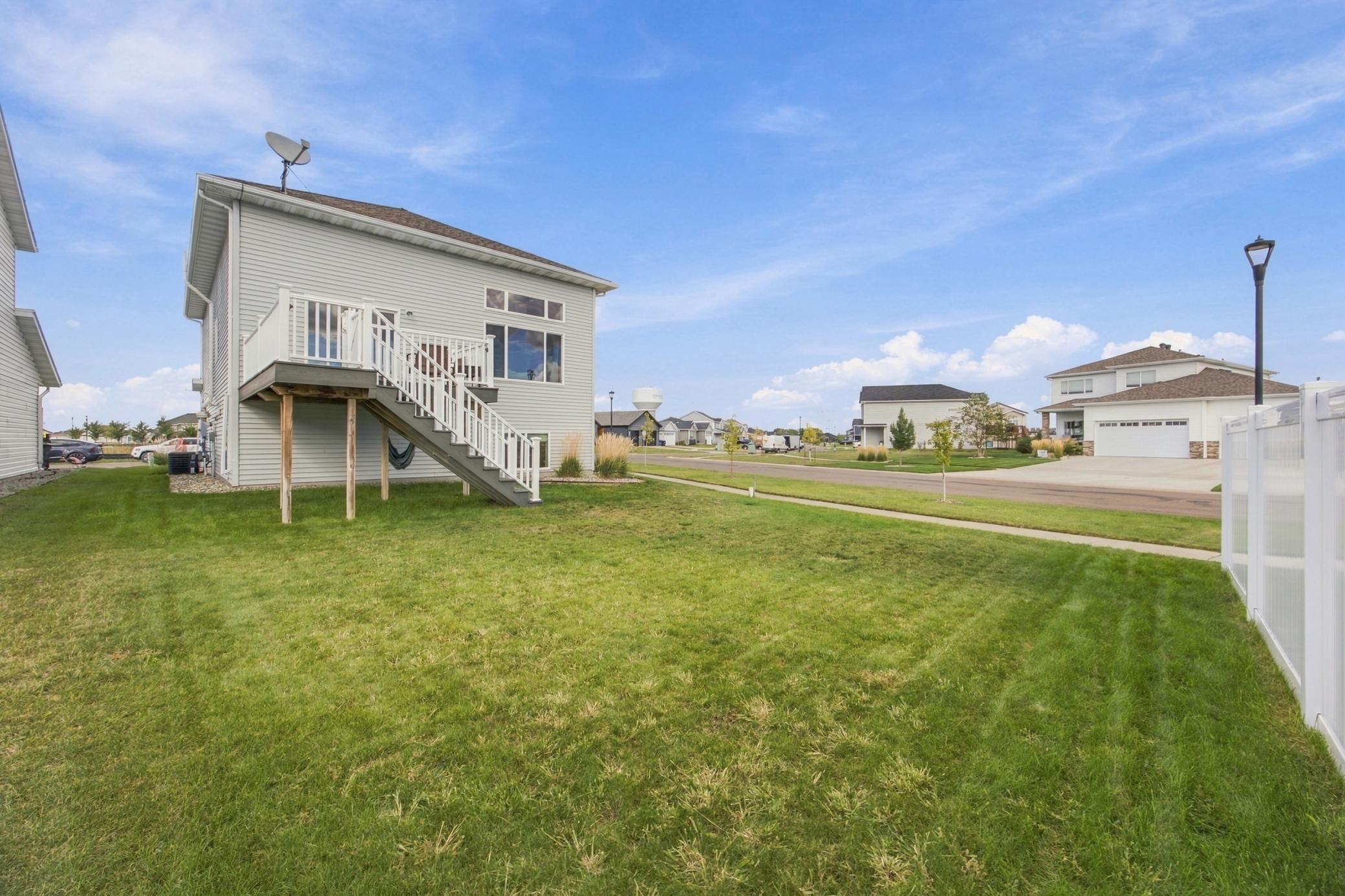 2016 single family home for sale at 2114 65th Avenue S in Fargo, ND — 3 bed, 3 bath (photo 28 of 28)