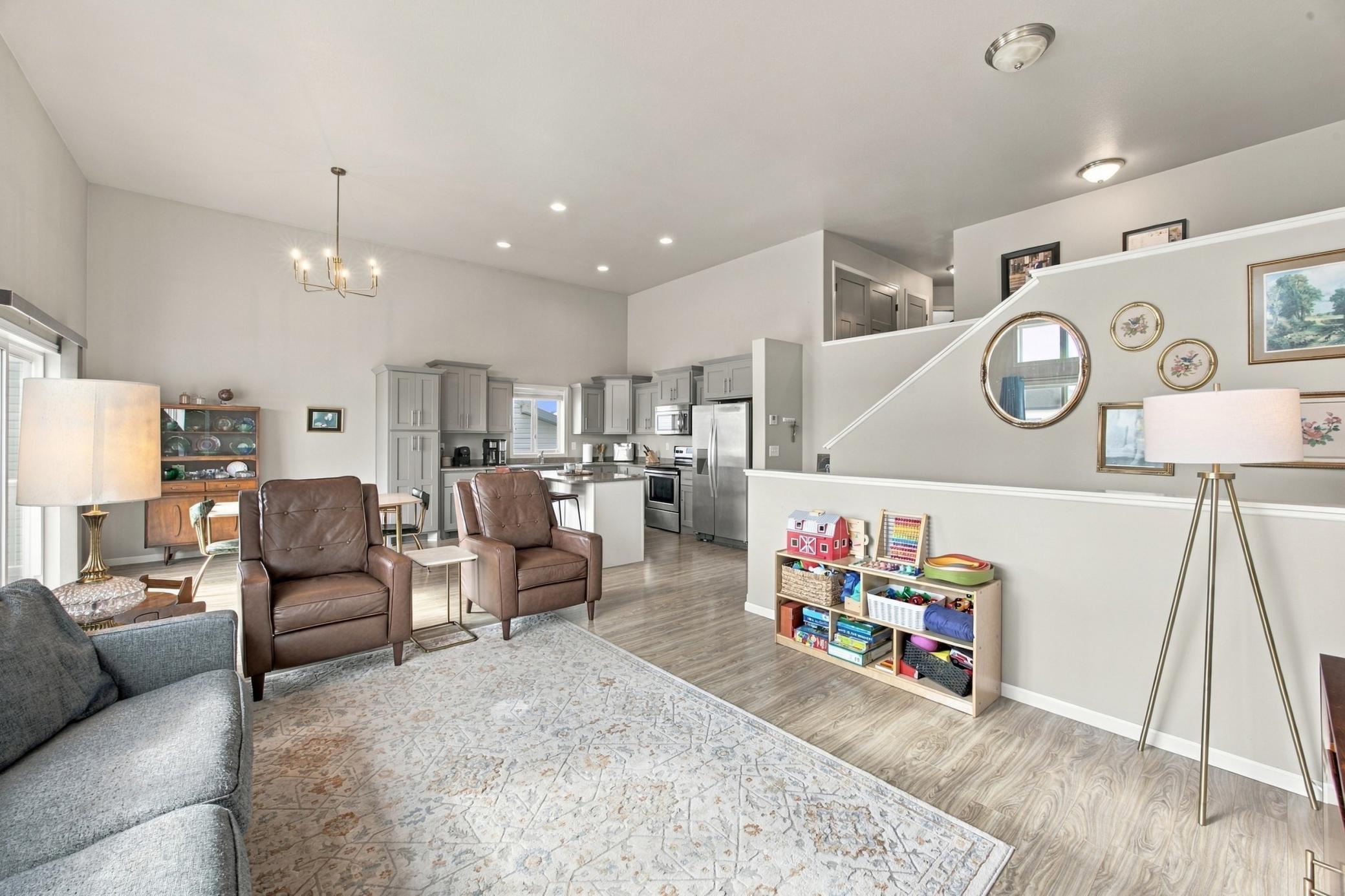 2016 single family home for sale at 2114 65th Avenue S in Fargo, ND — 3 bed, 3 bath (photo 6 of 28)