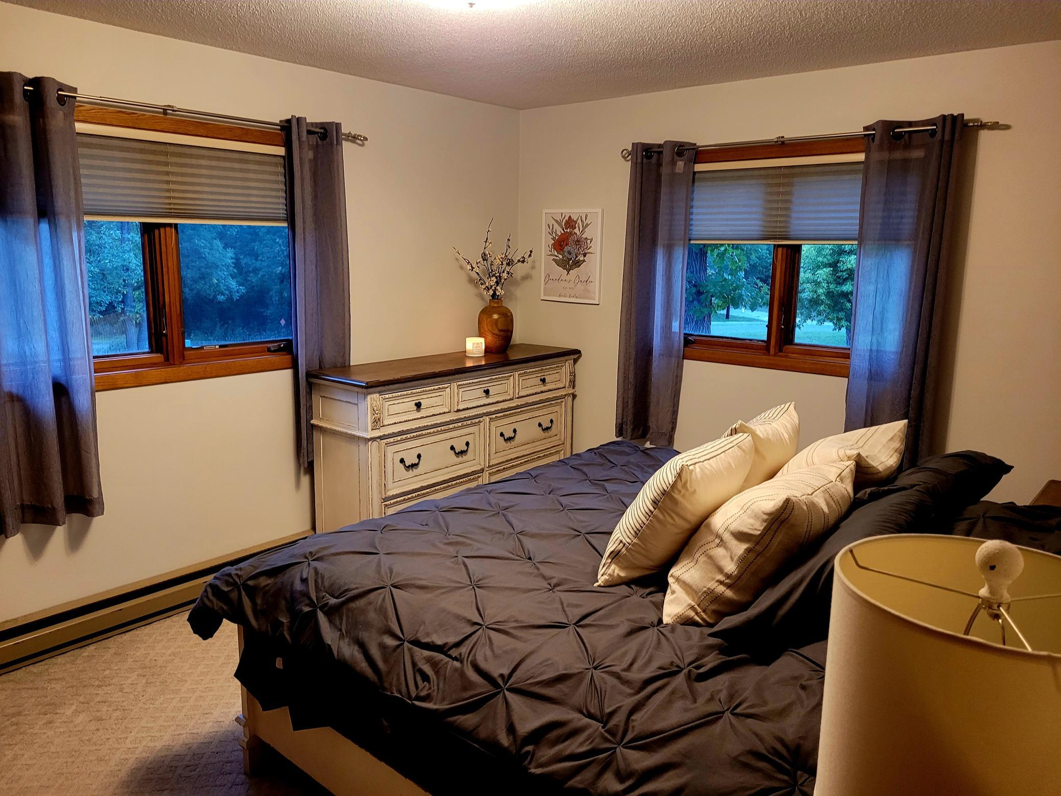 1979 single family home for sale at 128 Eastwood Drive in Thief River Falls, MN — 3 bed, 2 bath (photo 13 of 62)