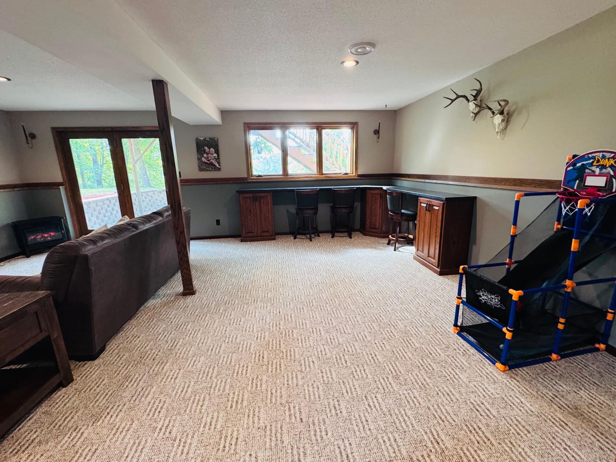 1979 single family home for sale at 128 Eastwood Drive in Thief River Falls, MN — 3 bed, 2 bath (photo 23 of 62)