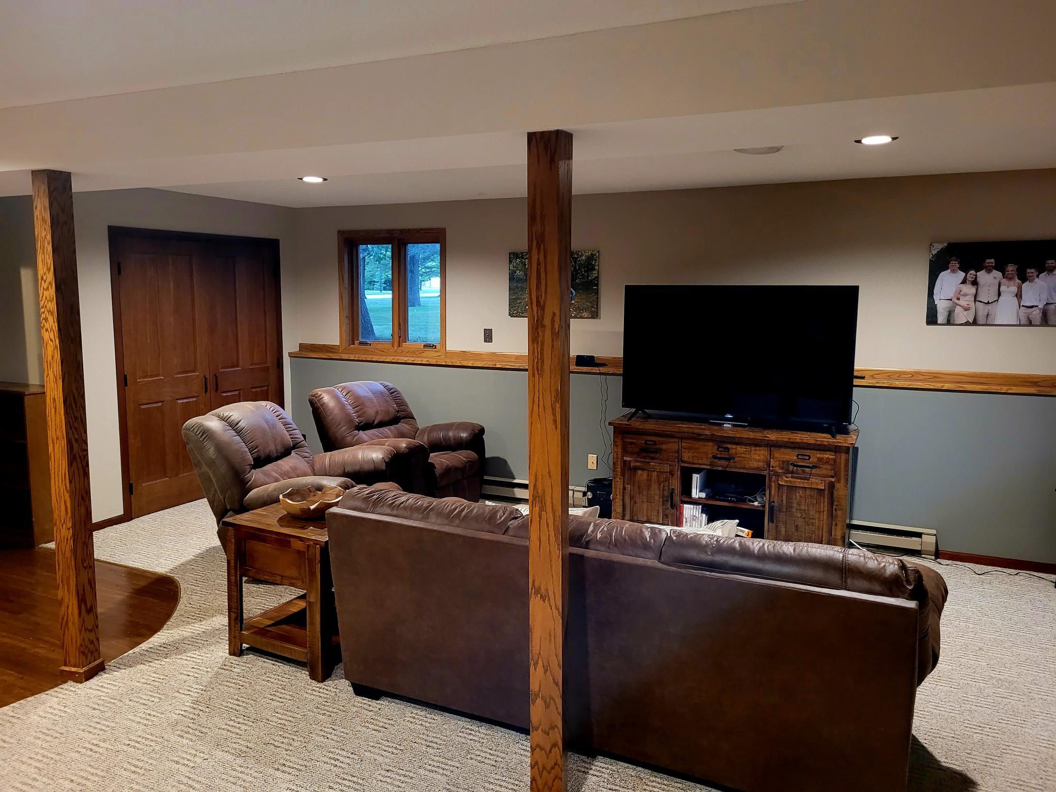 1979 single family home for sale at 128 Eastwood Drive in Thief River Falls, MN — 3 bed, 2 bath (photo 26 of 62)