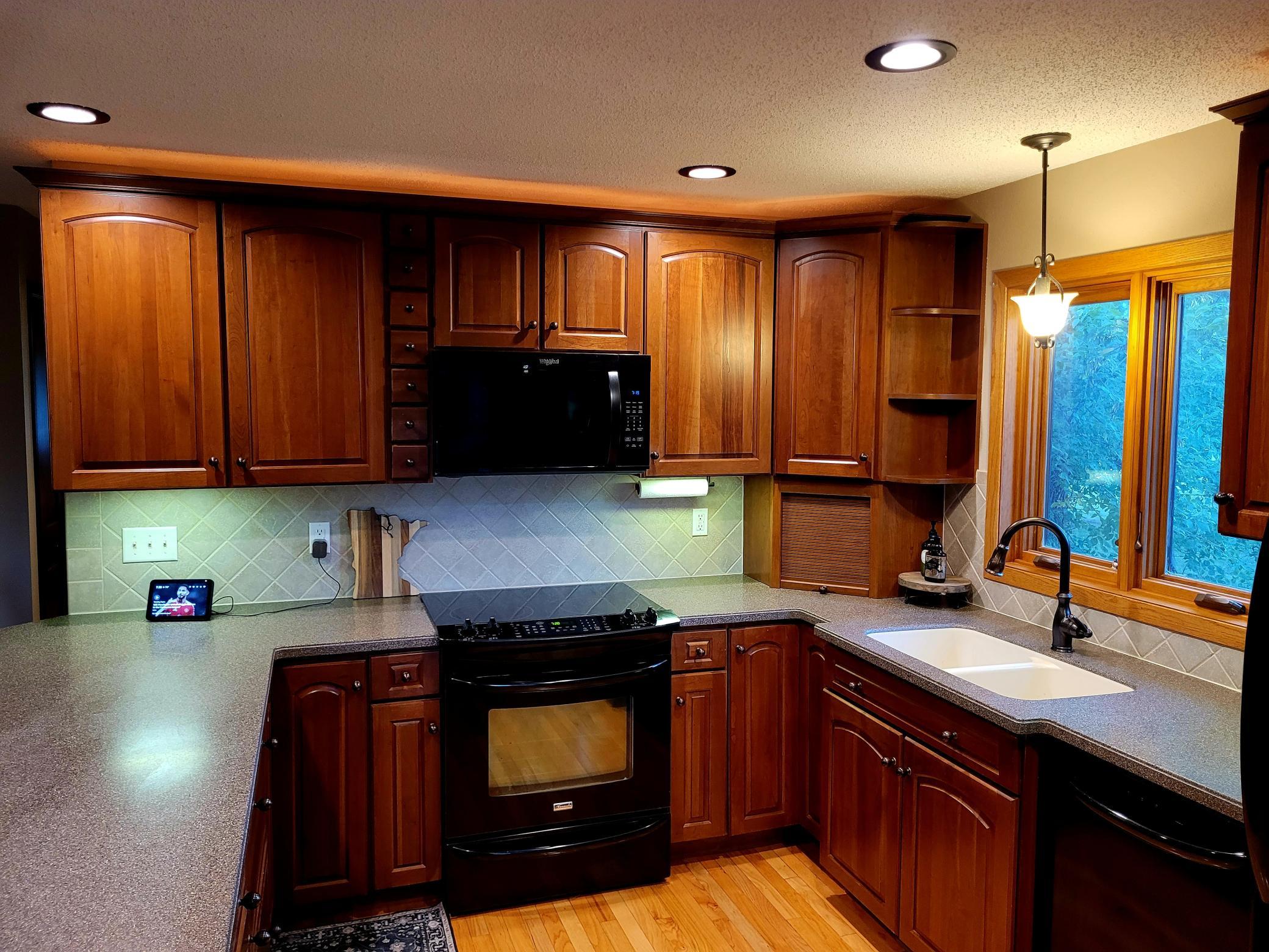 1979 single family home for sale at 128 Eastwood Drive in Thief River Falls, MN — 3 bed, 2 bath (photo 5 of 62)