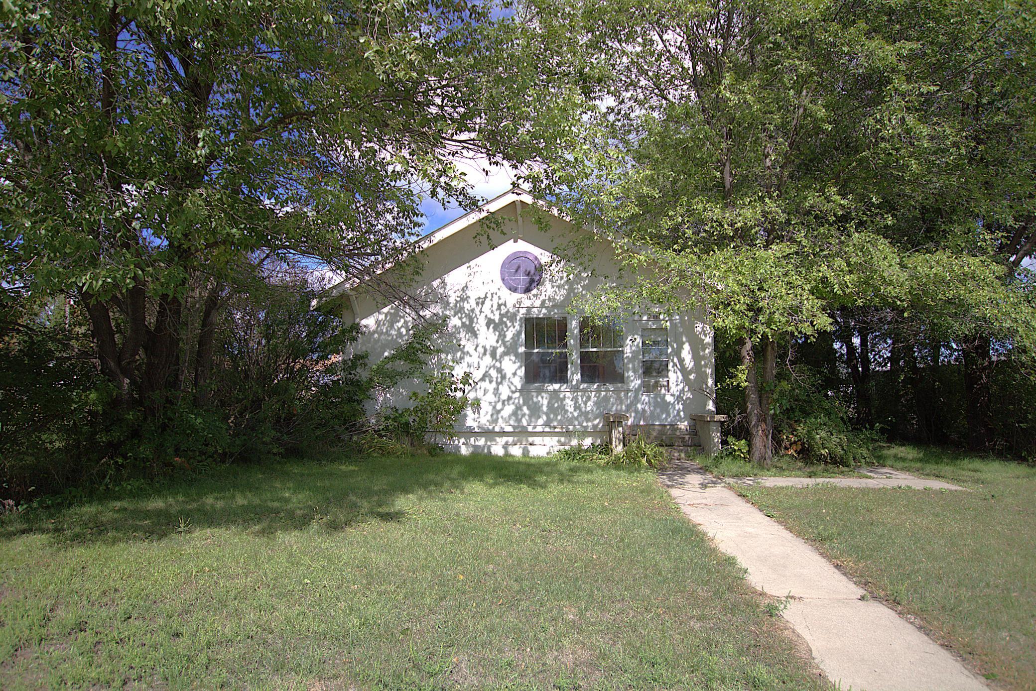 1904 single family home for sale at 1015 US 10 E in Staples, MN — 2 bed, 2 bath (photo 2 of 17)