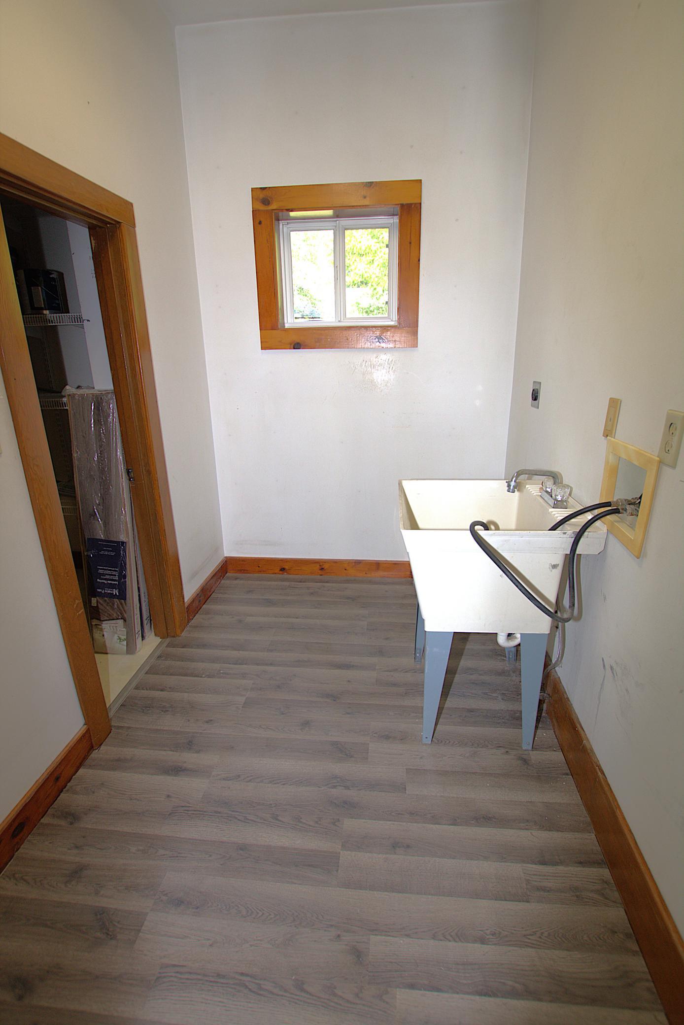 1904 single family home for sale at 1015 US 10 E in Staples, MN — 2 bed, 2 bath (photo 15 of 17)