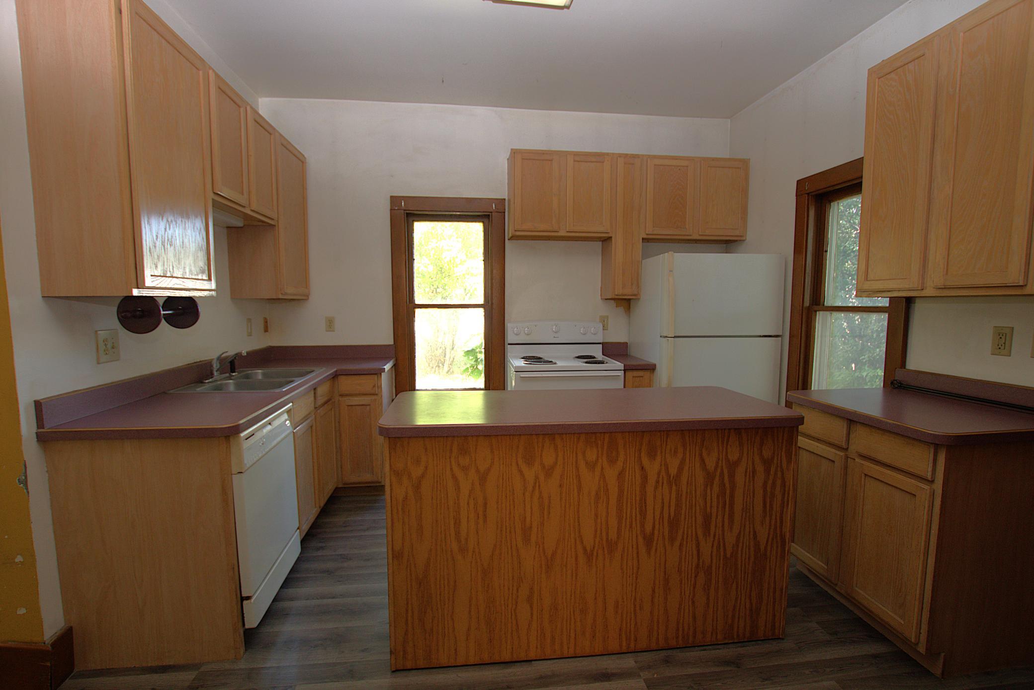 1904 single family home for sale at 1015 US 10 E in Staples, MN — 2 bed, 2 bath (photo 7 of 17)